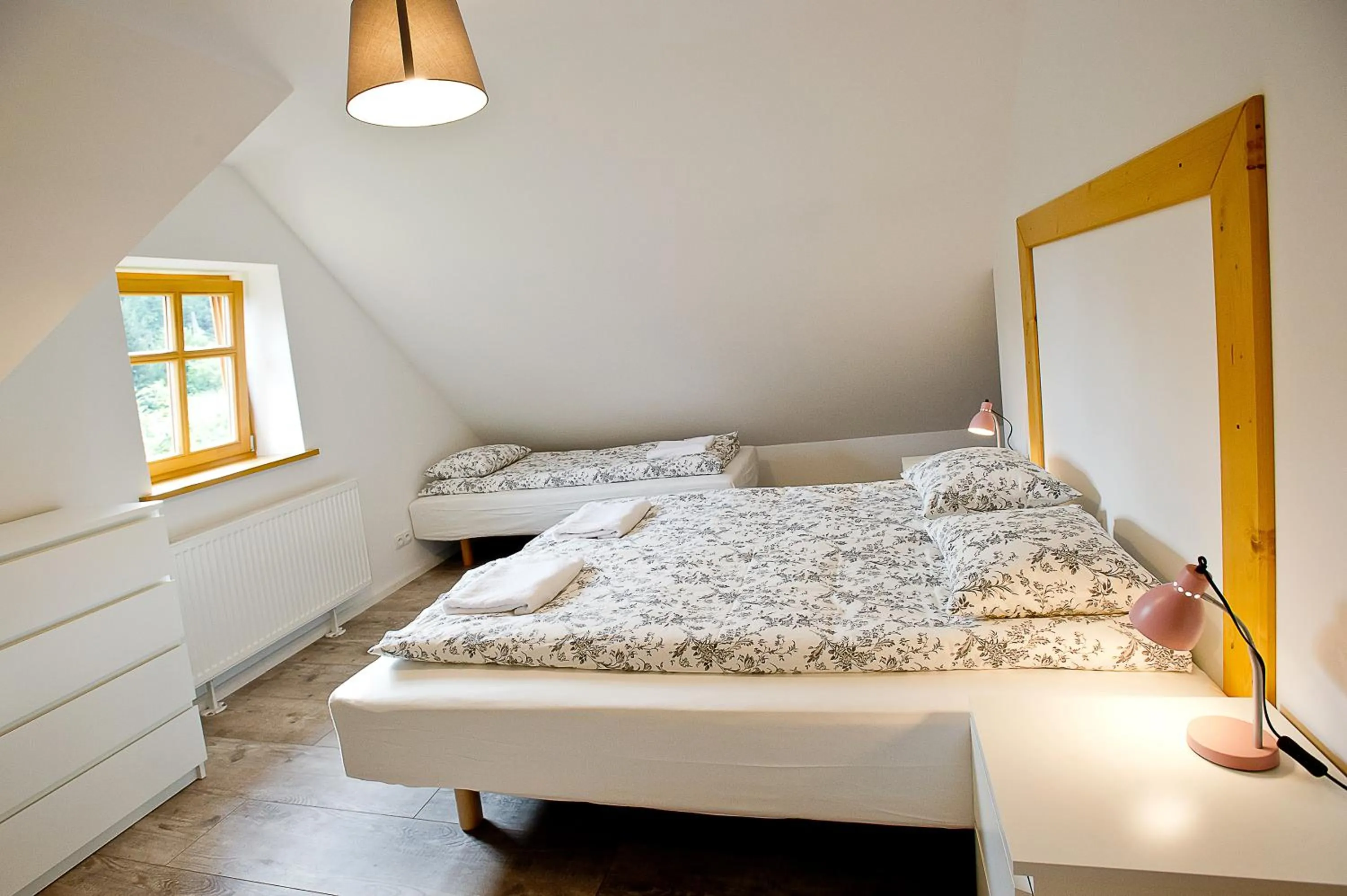 Bedroom, Bed in Apartamenty Chabrów 4, Dom 2 Apartamenty