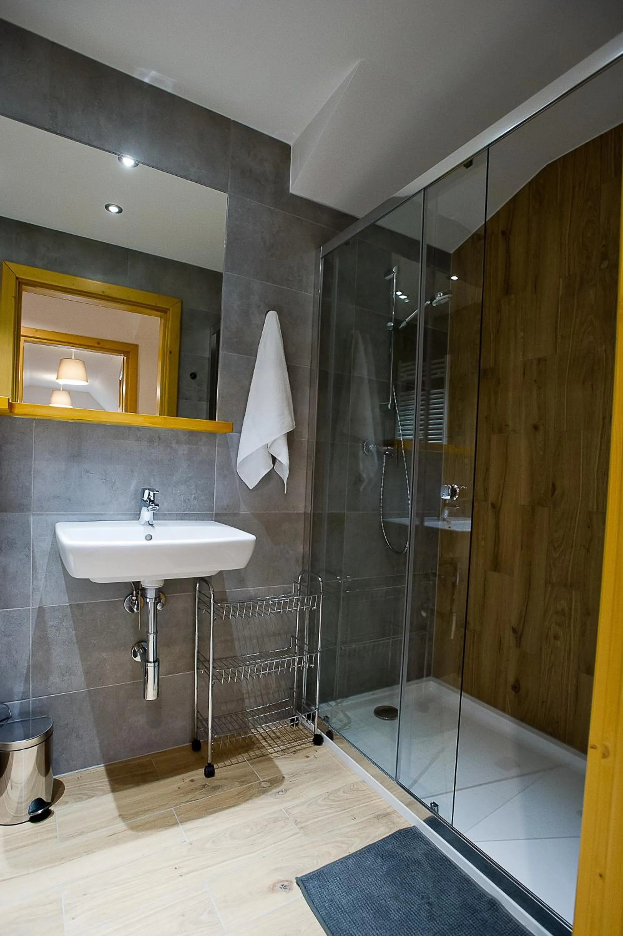 Shower in Apartamenty Chabrów 4, Dom 2 Apartamenty