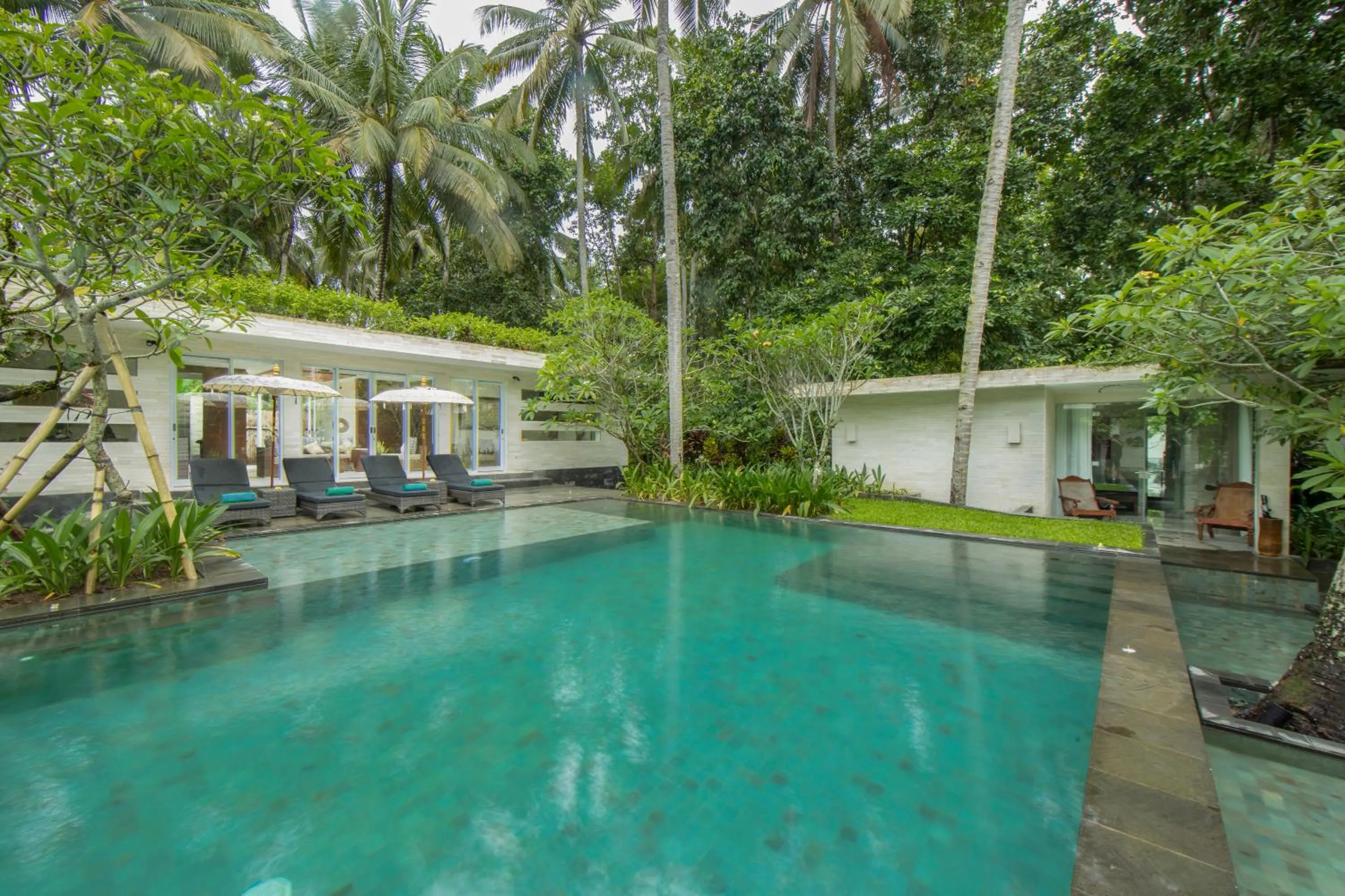 Swimming pool in Kelapa Retreat & Spa