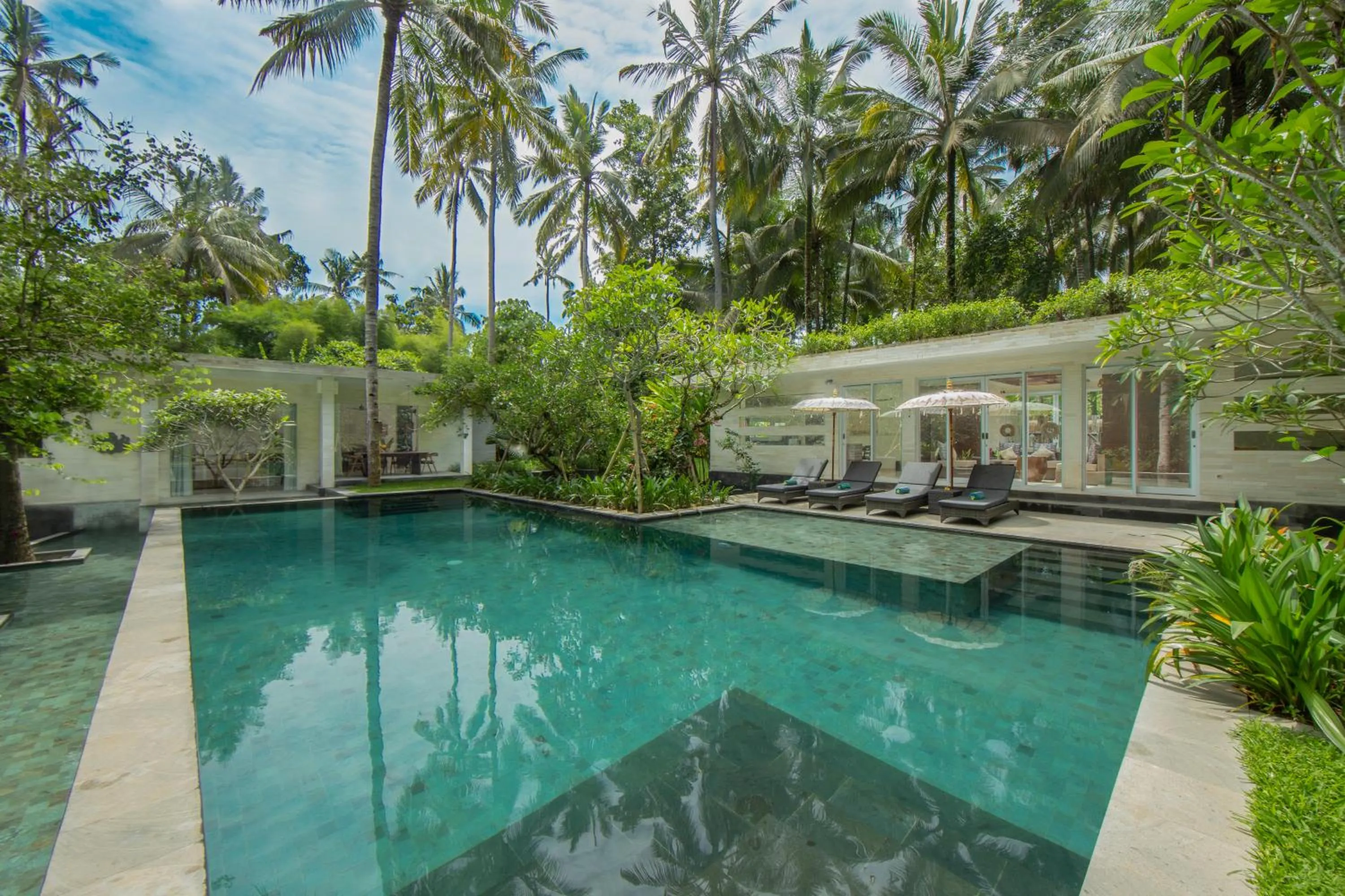 Swimming pool in Kelapa Retreat & Spa