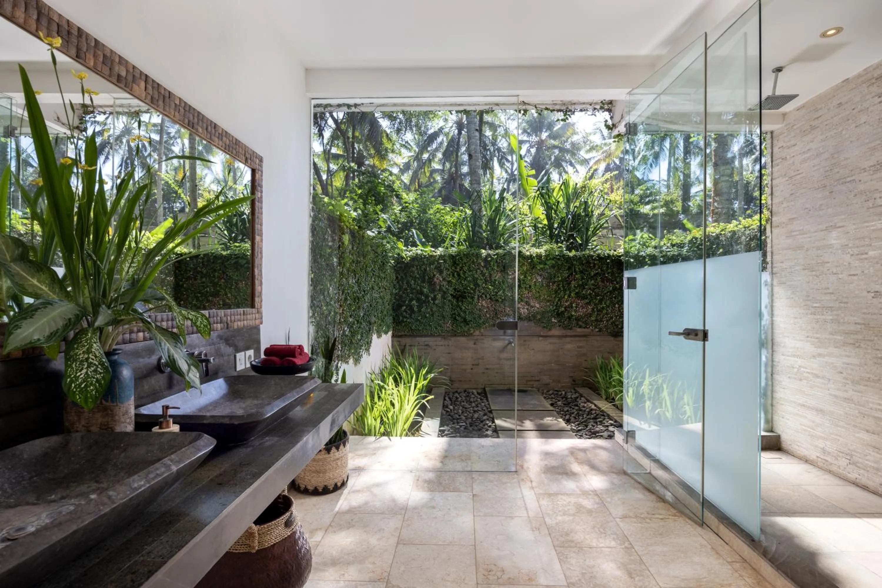 Shower in Kelapa Retreat & Spa