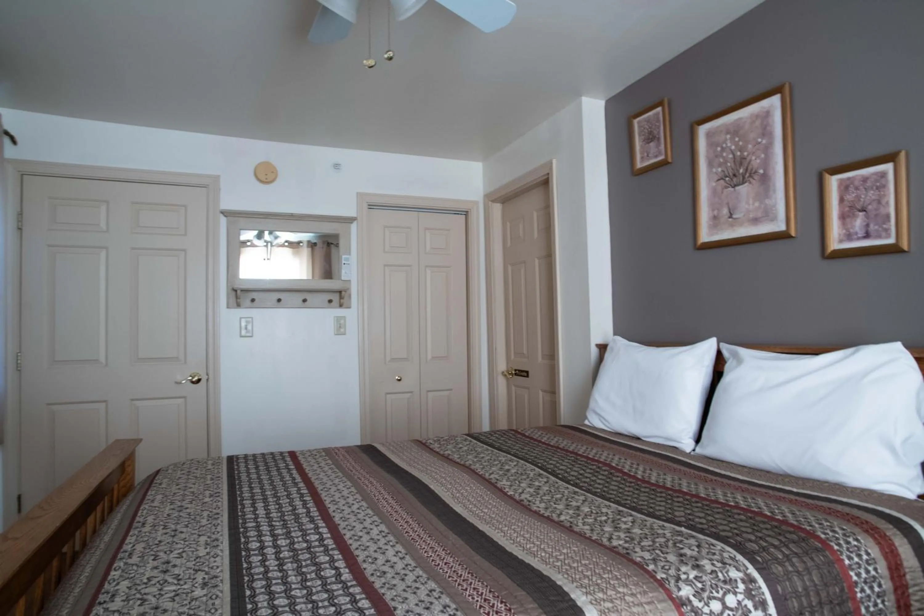 Bed in Swift River Suites