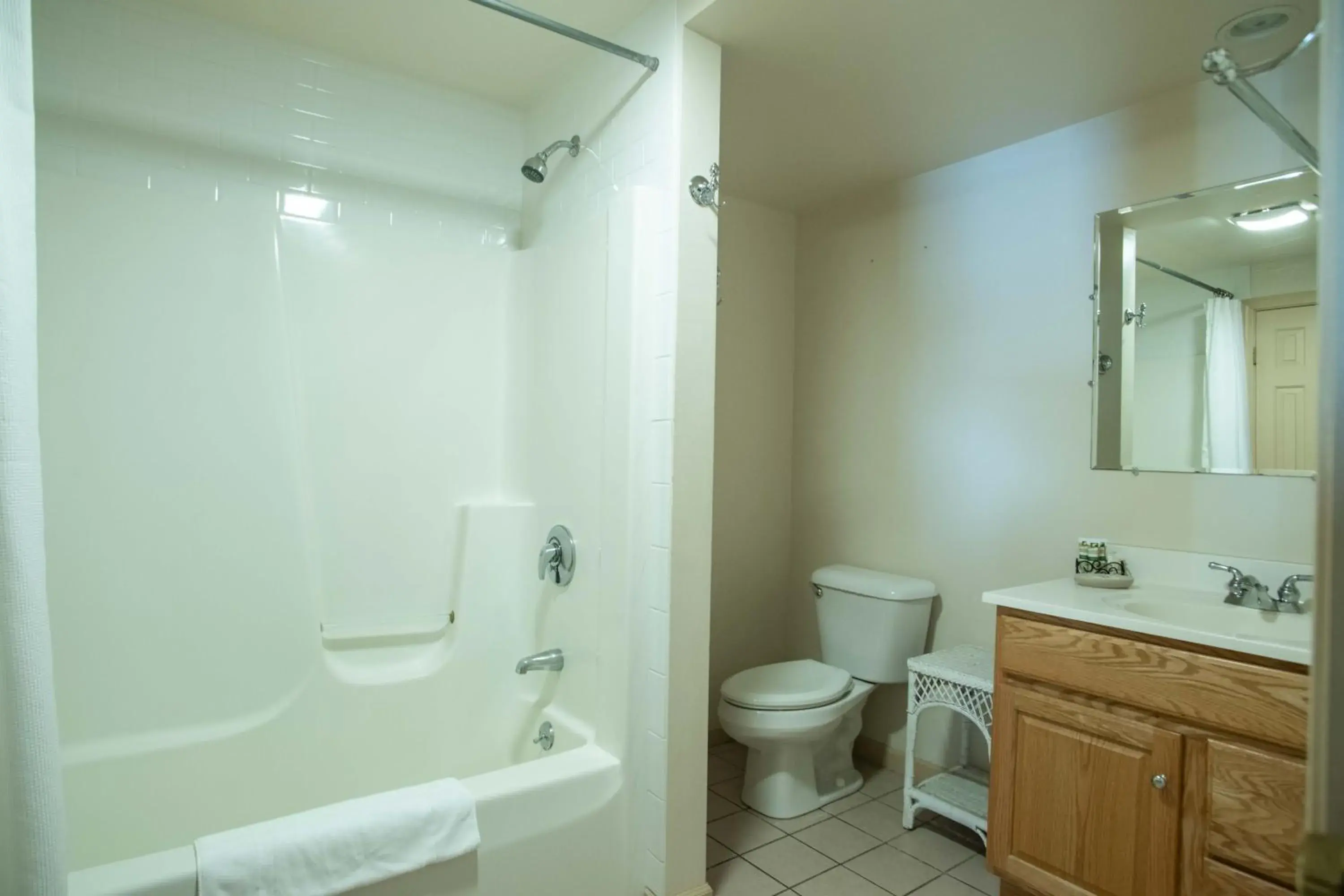 Double Room with Extra Bed in Swift River Suites Double Room with Extra Bed in Swift River Suites