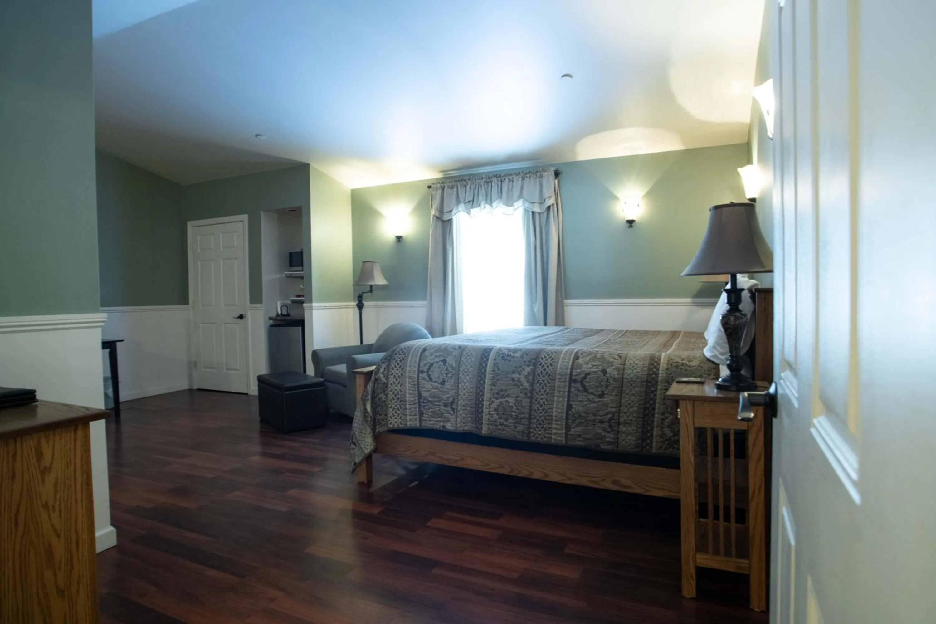 Bed in Swift River Suites