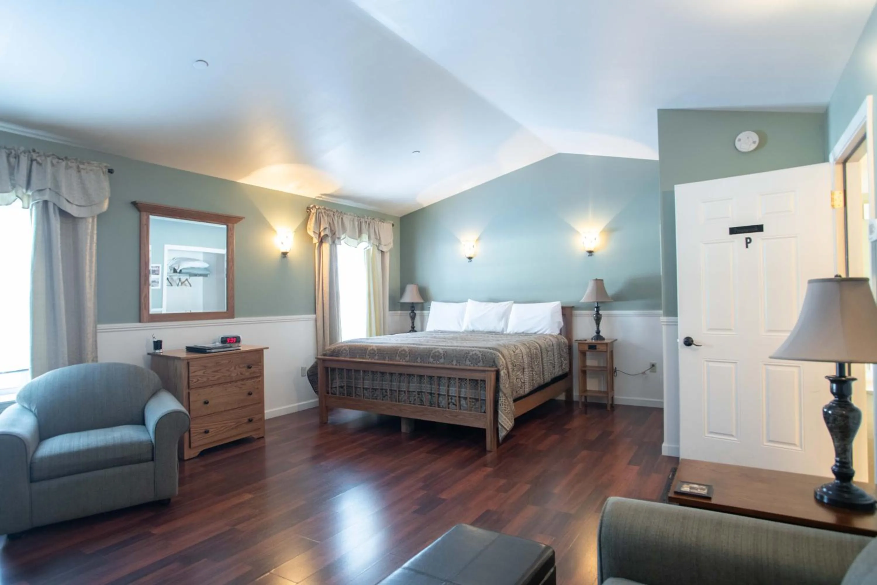 Bed in Swift River Suites