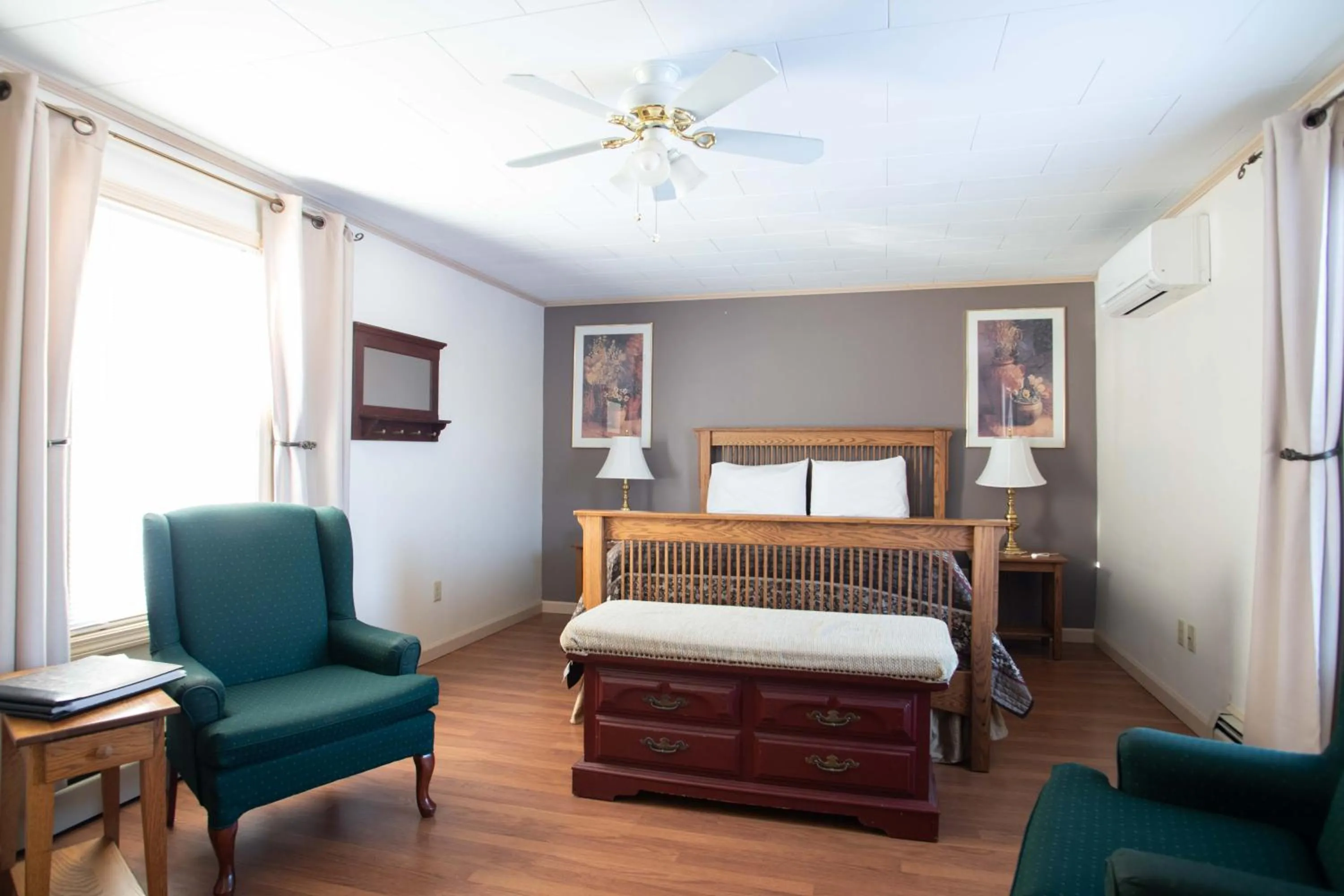 Bed in Swift River Suites