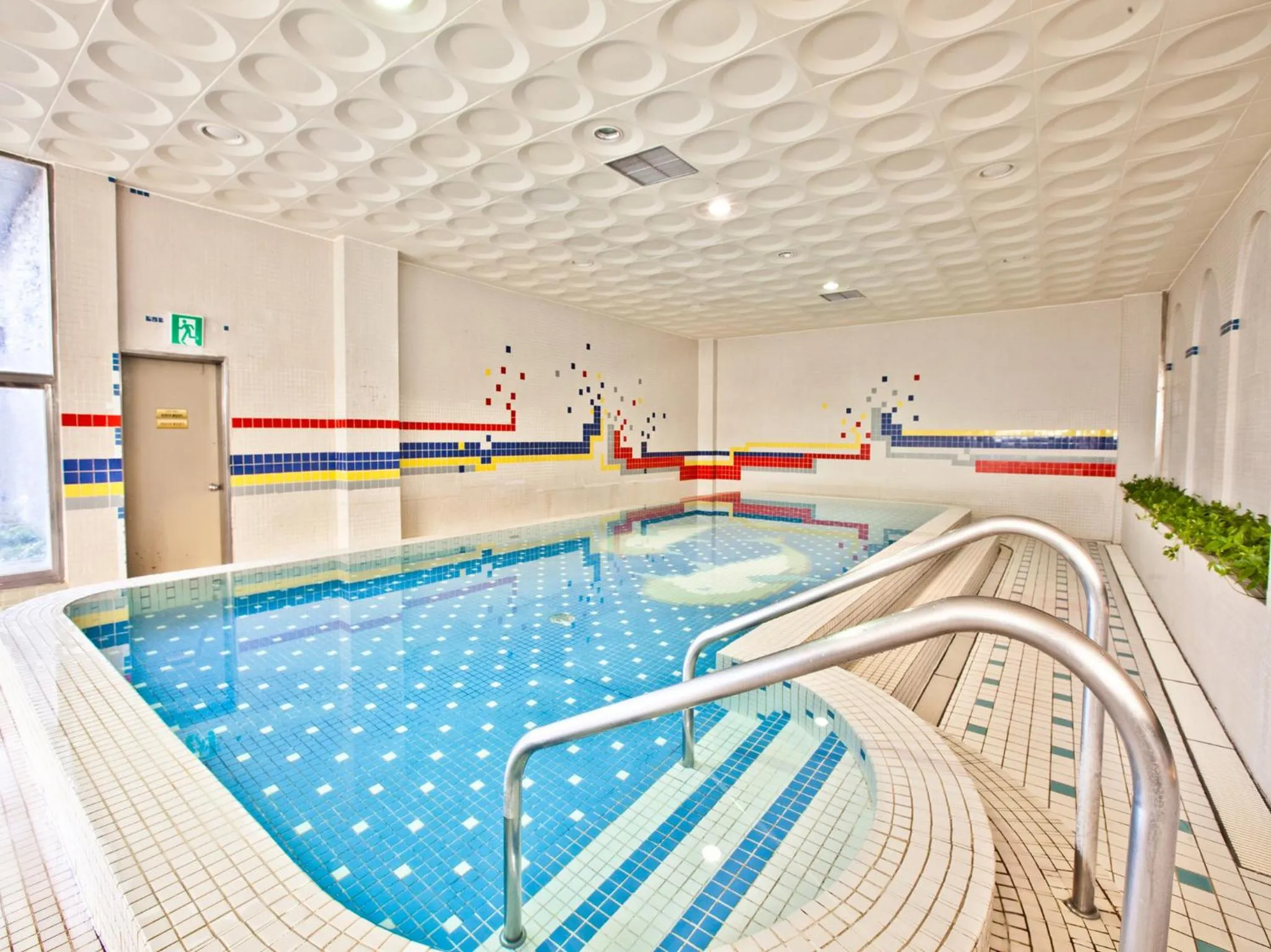Swimming pool in Nongshim Hotel