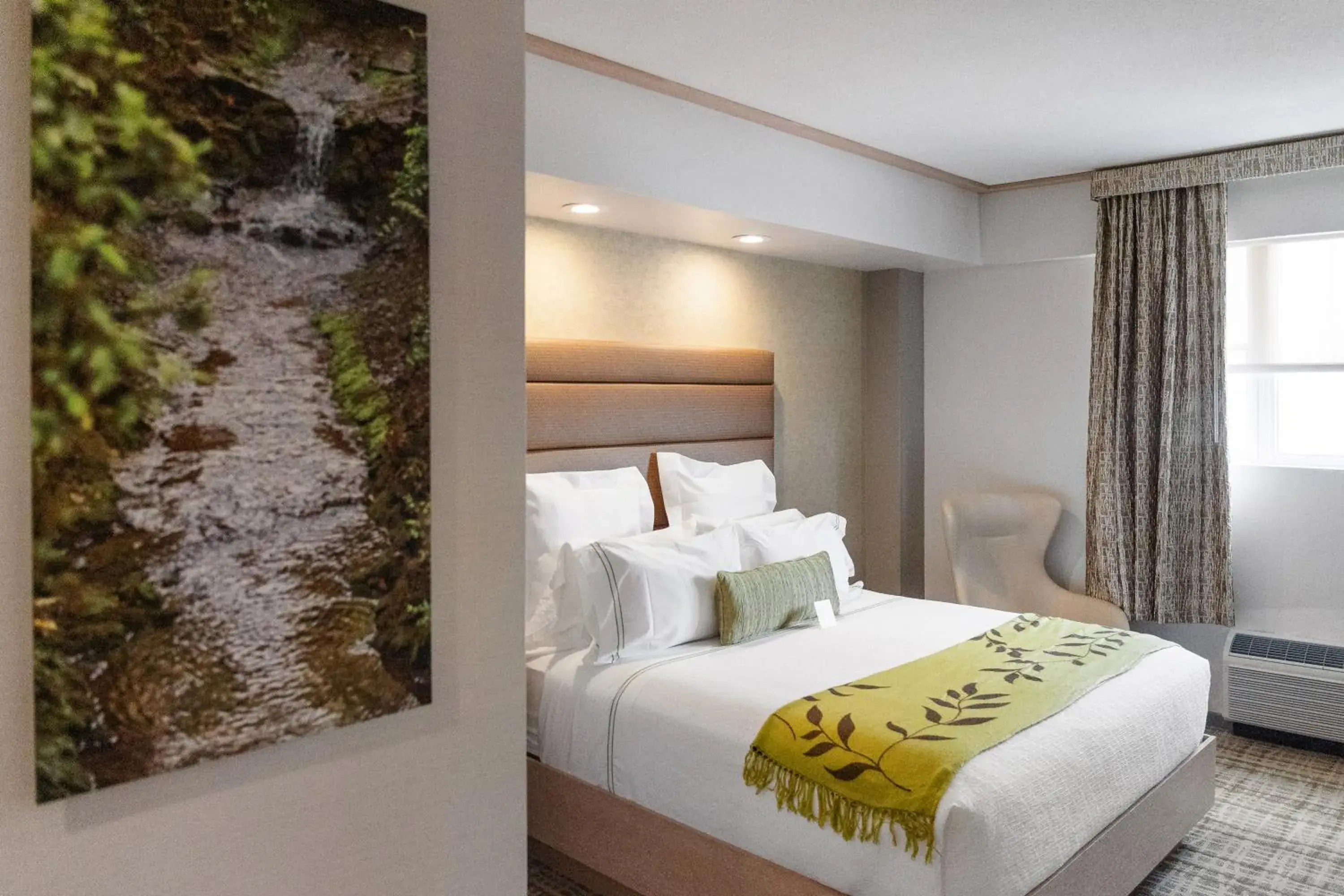 Bed in The Fredonia Hotel Bed in The Fredonia Hotel