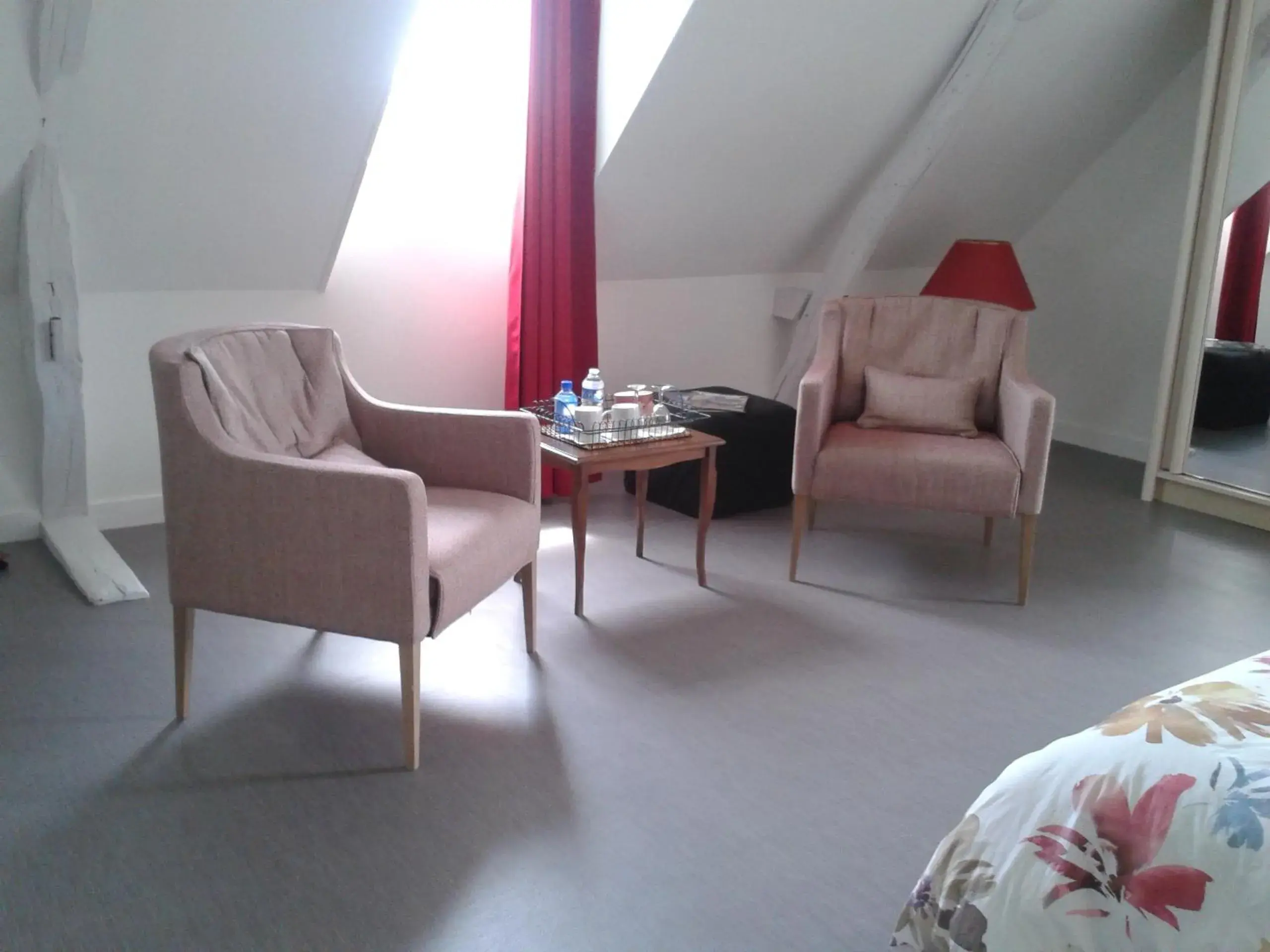 Double Room with Pool View - single occupancy in La Récré Double Room with Pool View - single occupancy in La Récré