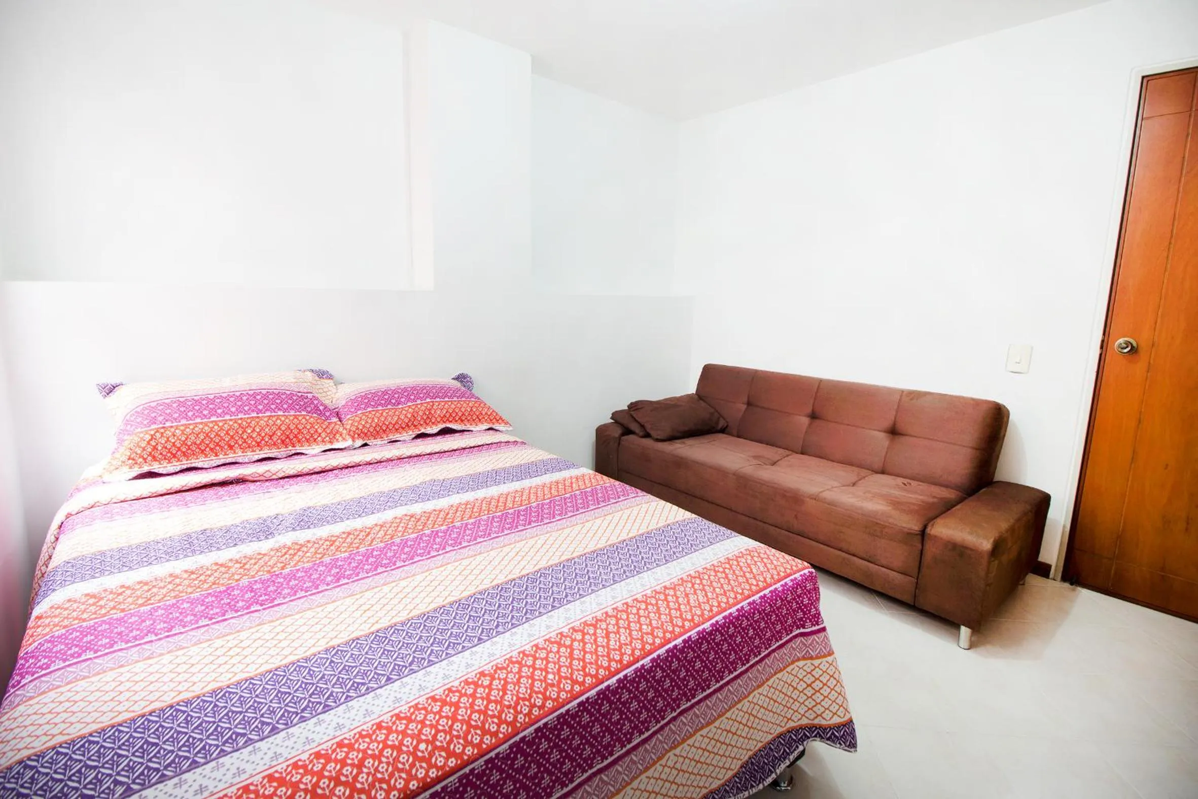 Bed in San Fernando Suite 201 - Livin Colombia