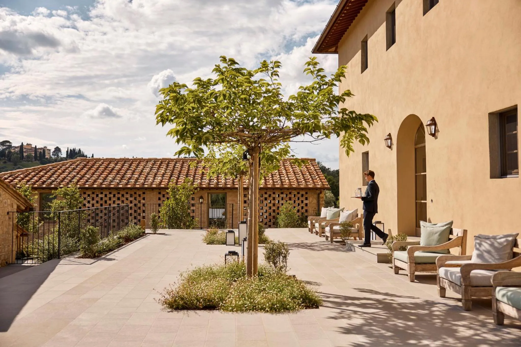 Property building in COMO Castello Del Nero