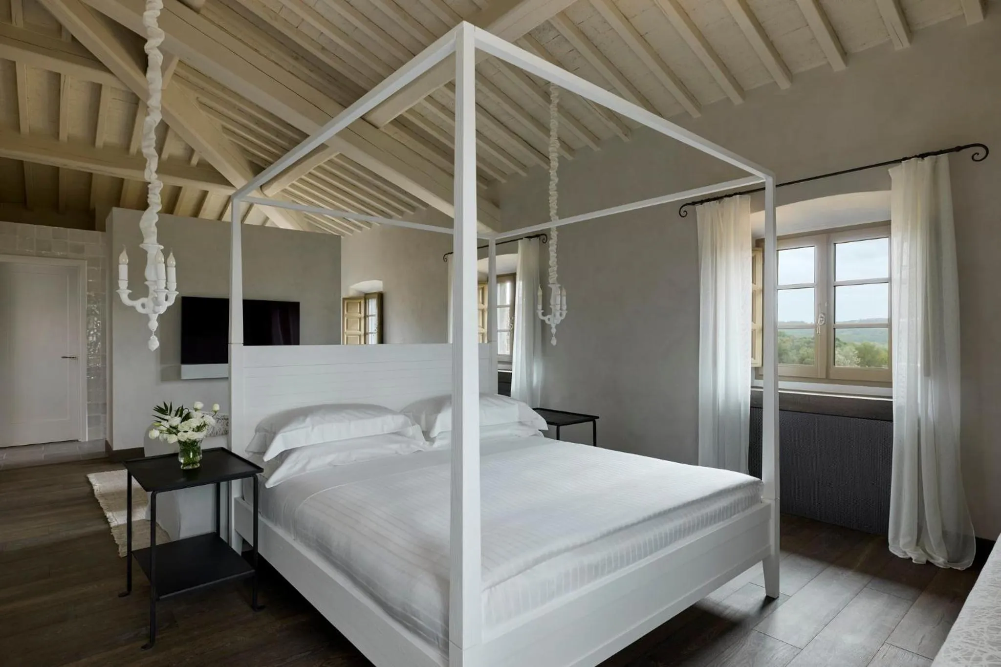 Photo of the whole room, Bed in COMO Castello Del Nero