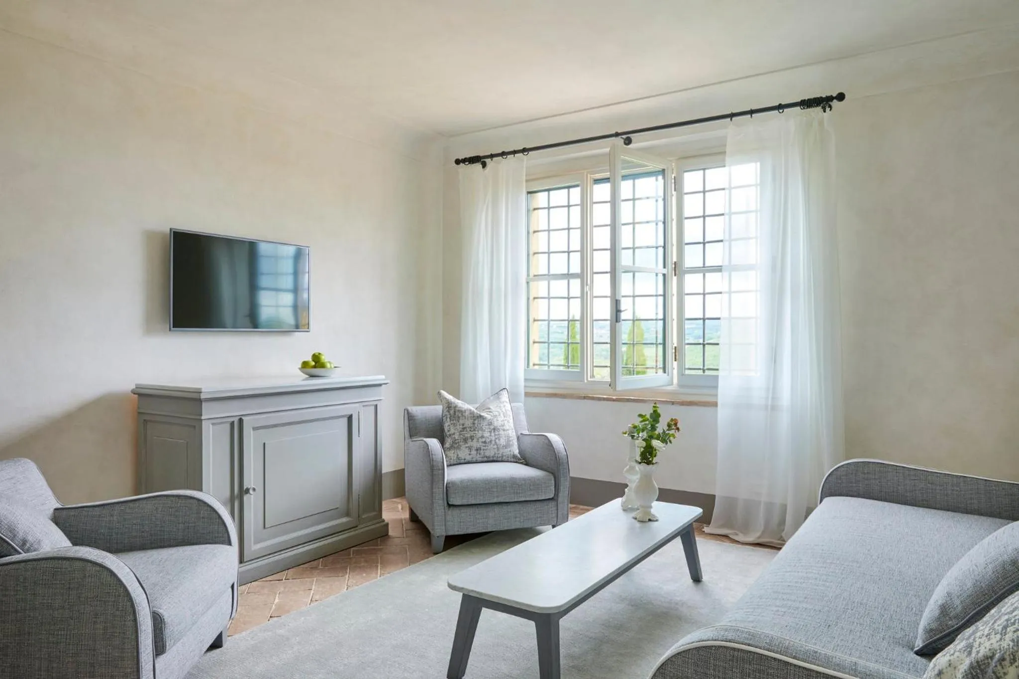 Property building in COMO Castello Del Nero