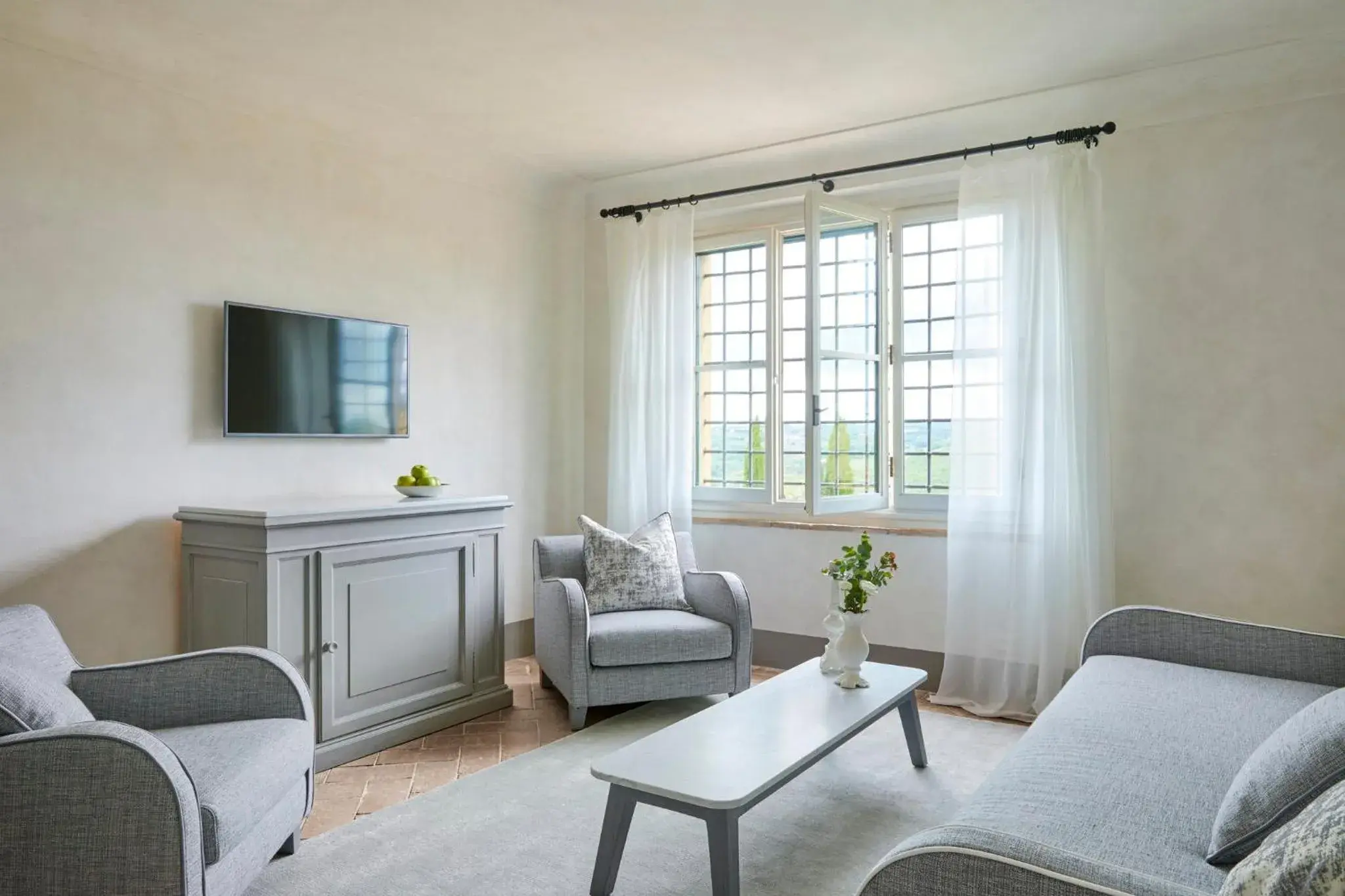 Property building in COMO Castello Del Nero Property building in COMO Castello Del Nero