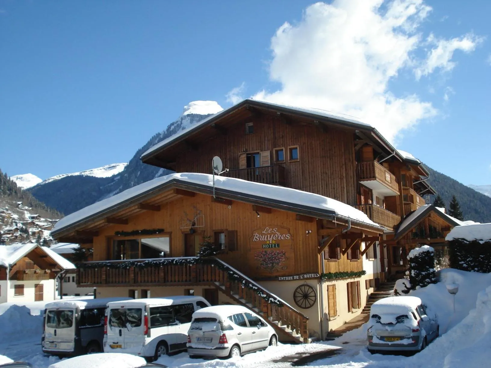 Facade/entrance in Hotel Les Bruyères