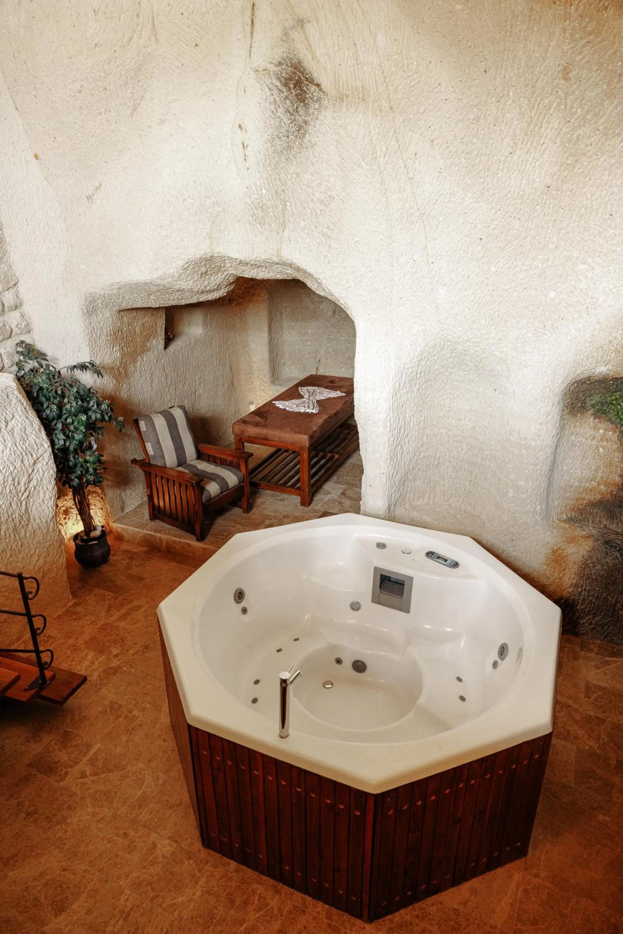Hot Tub in Yunak Evleri Cappadocia