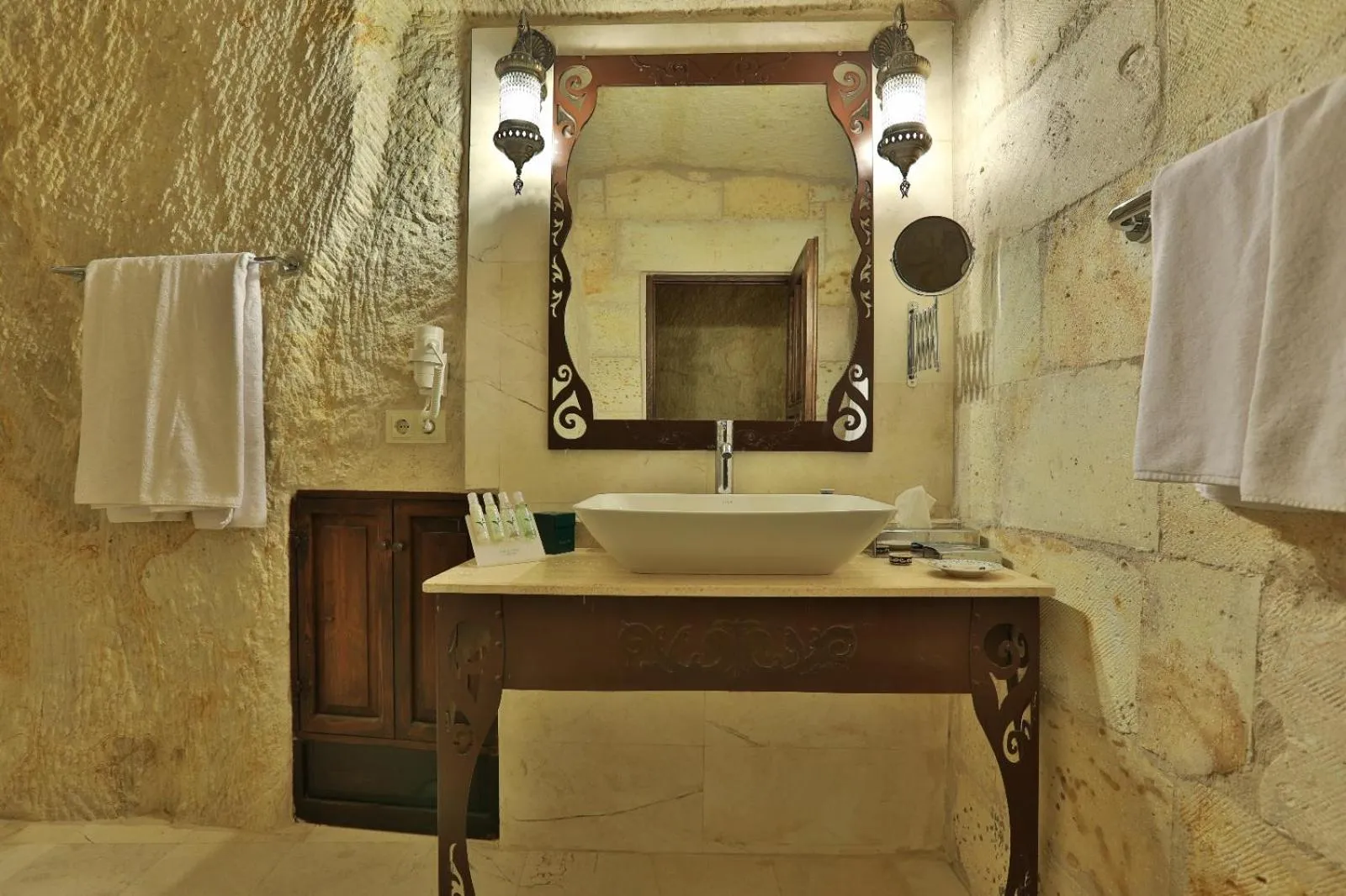 Bathroom in Yunak Evleri Cappadocia