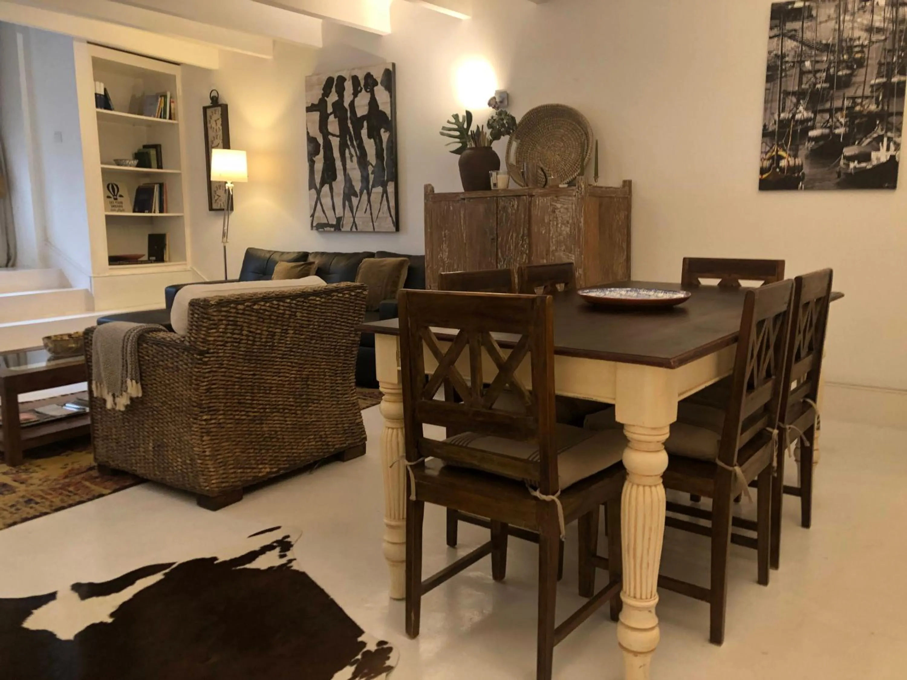 Dining area in PortoSense Almada