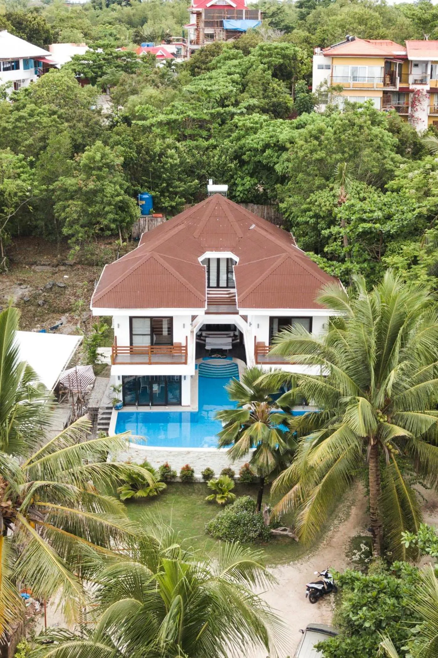 Bird's eye view in The Whitehouse by the Sea