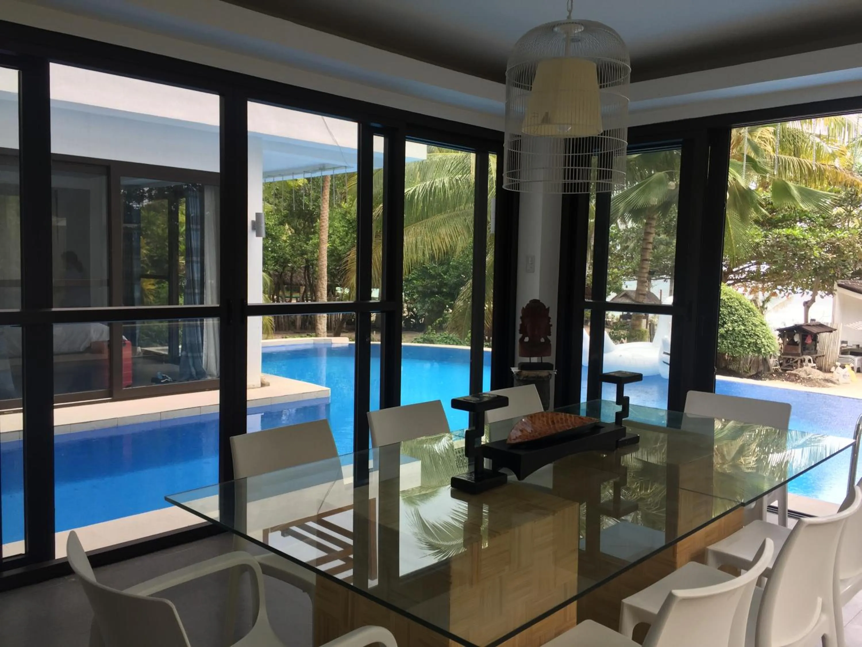 Dining area in The Whitehouse by the Sea