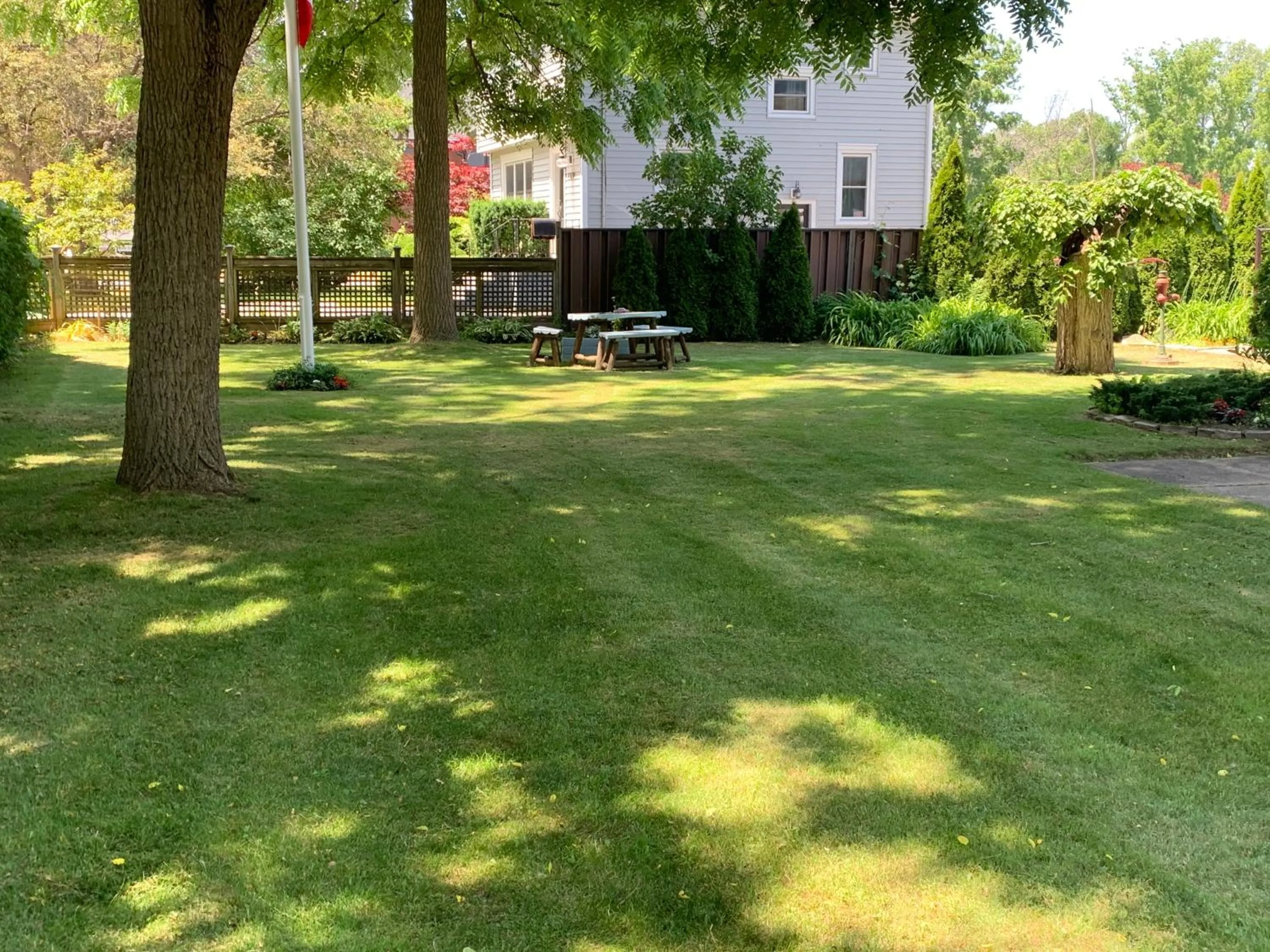Garden in Green Oaks B&B