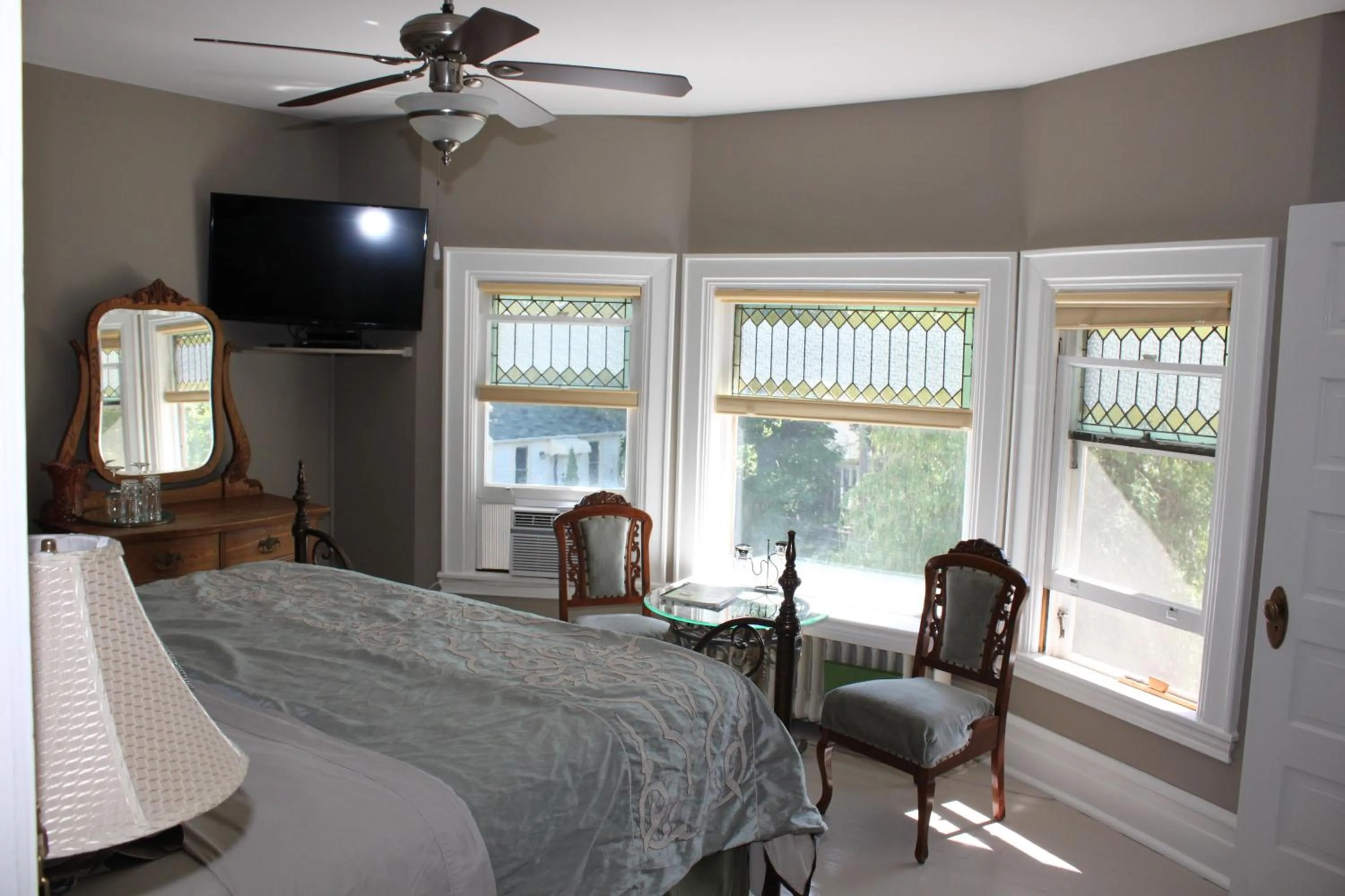 Bedroom, Bed in Green Oaks B&B