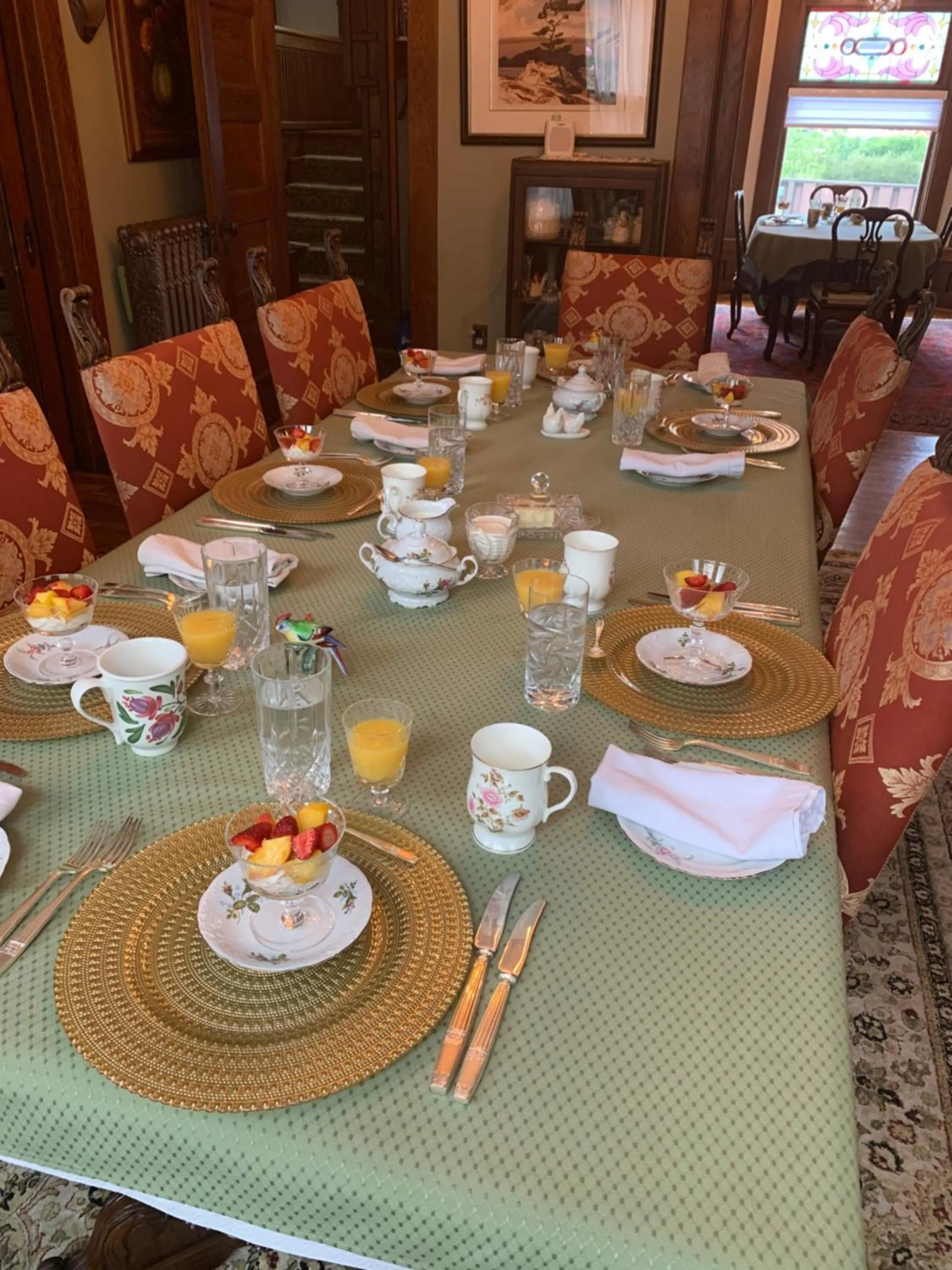 Breakfast in Green Oaks B&B