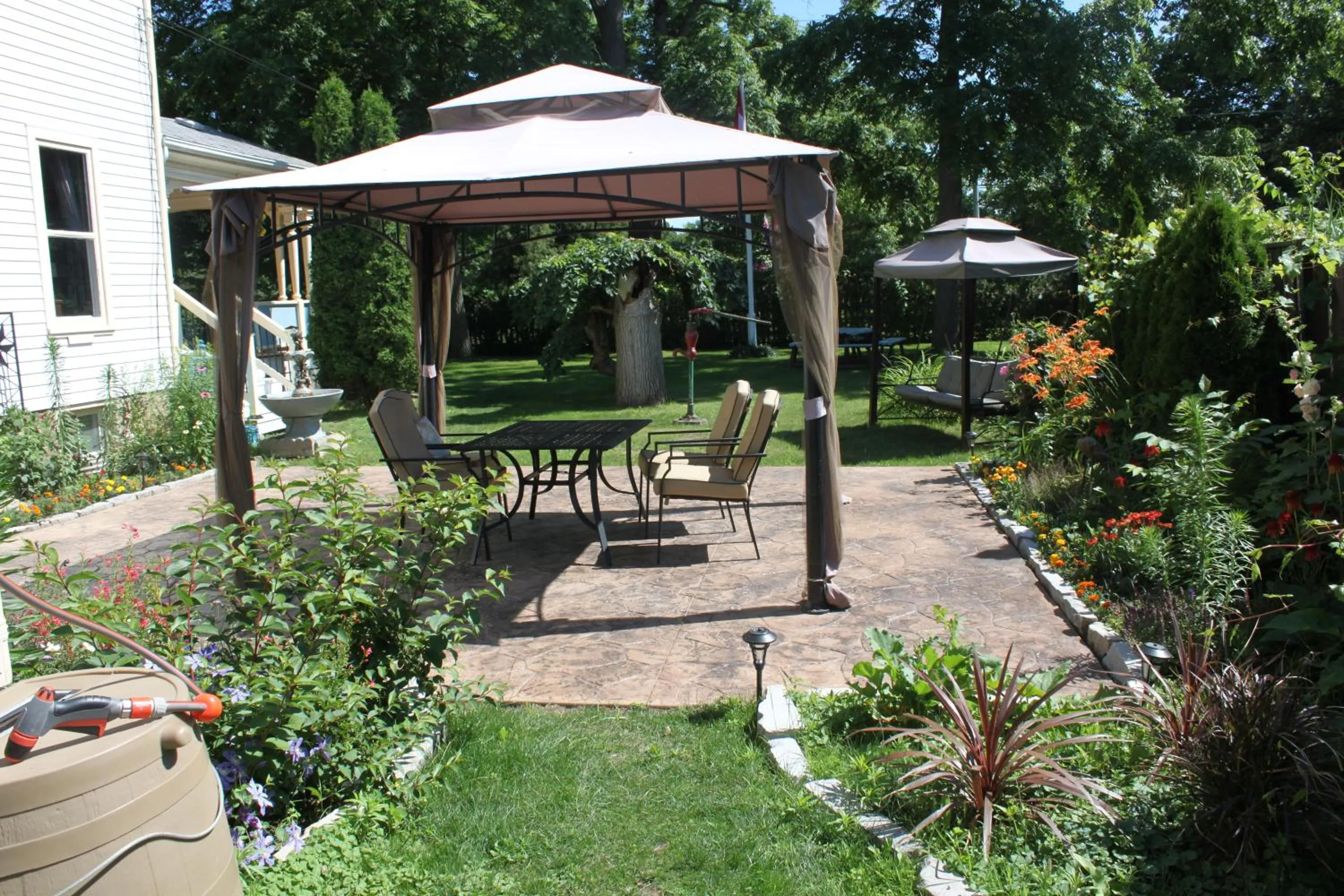 Patio in Green Oaks B&B