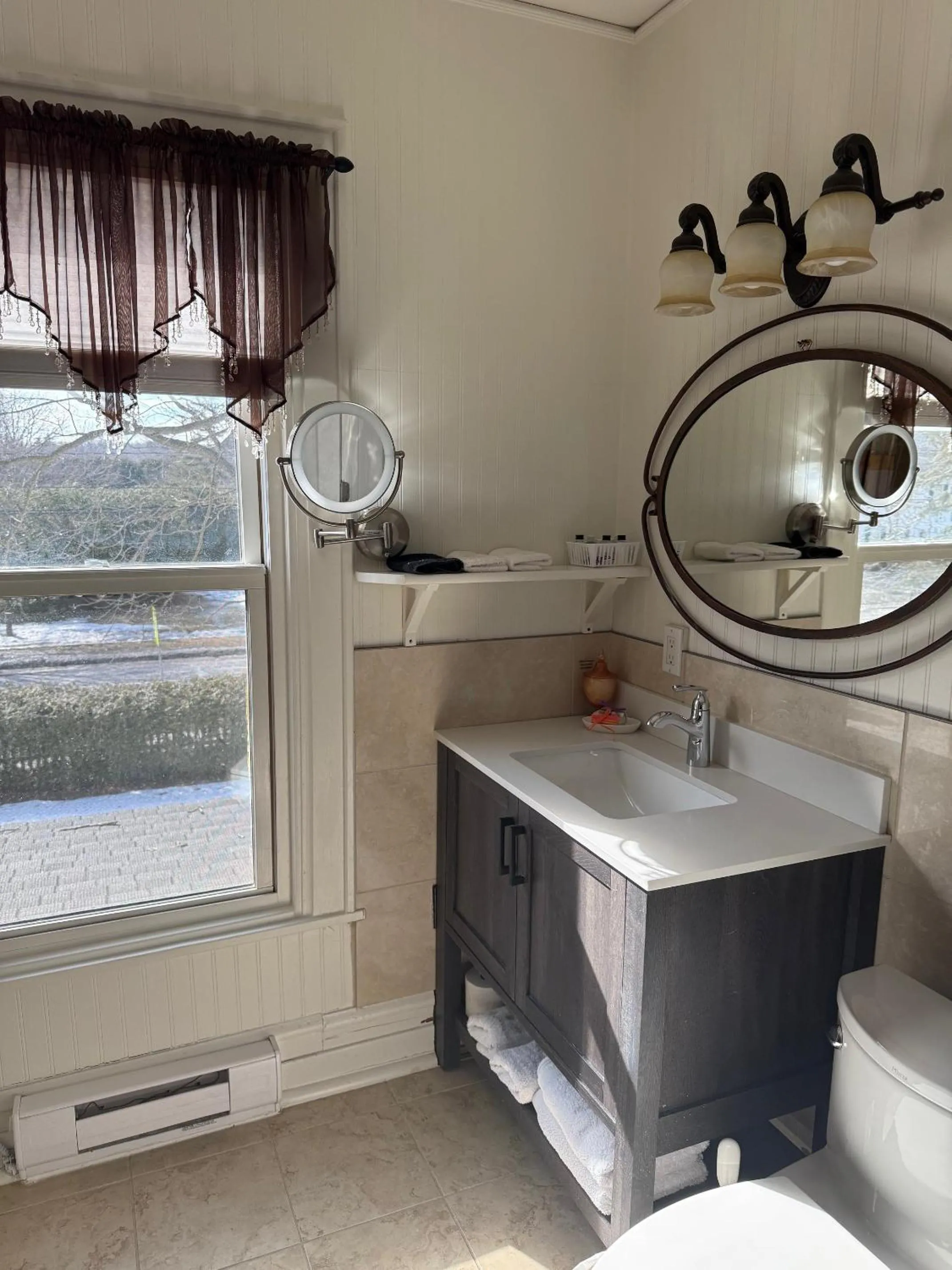 Green Oaks B&B