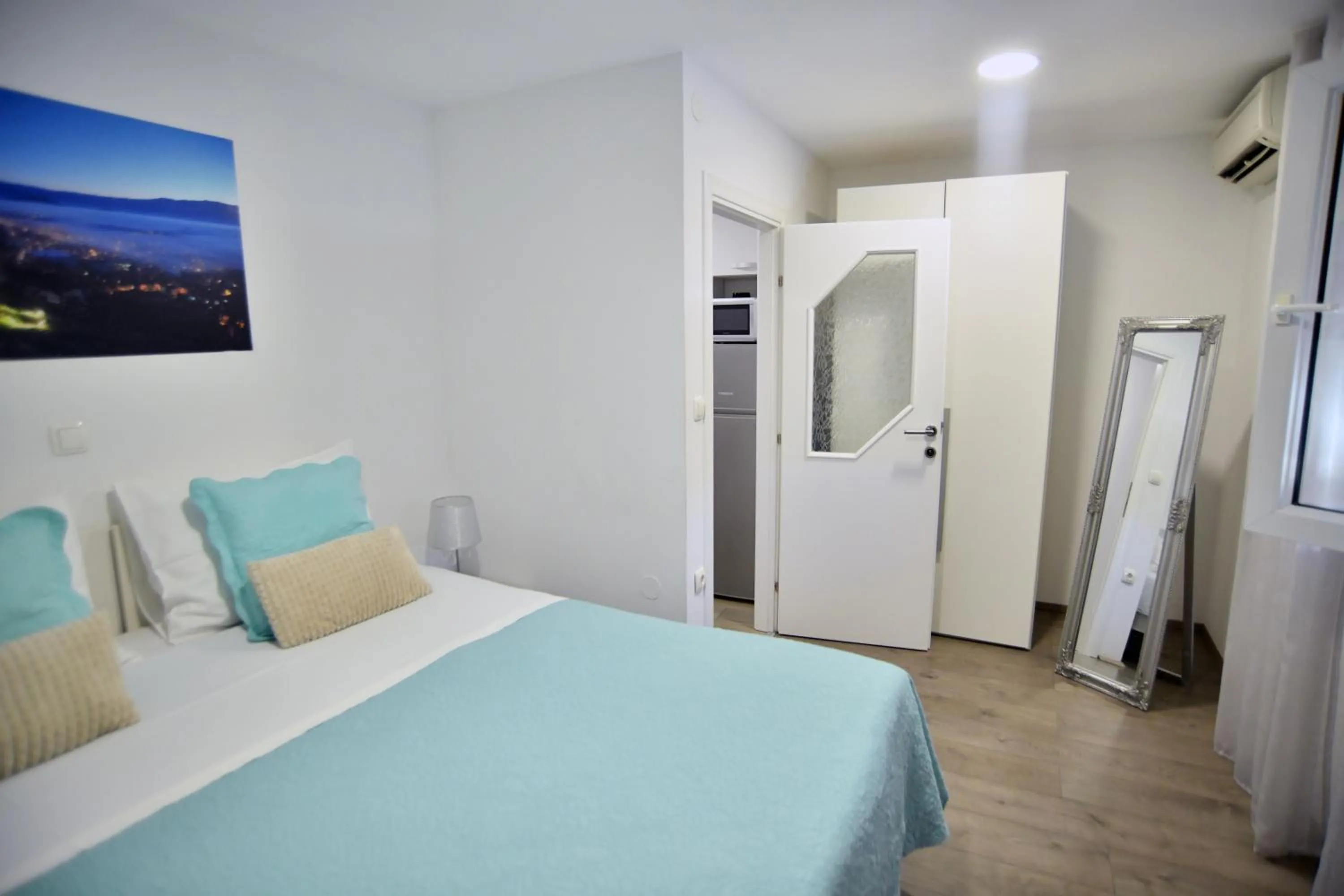 Bed in Luxury apartments Petrovac