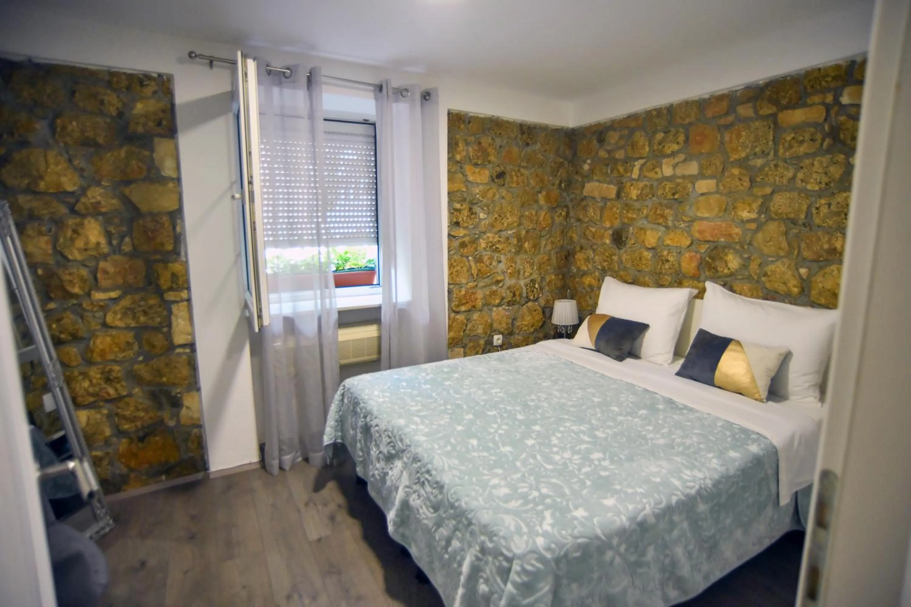 Bed in Luxury apartments Petrovac