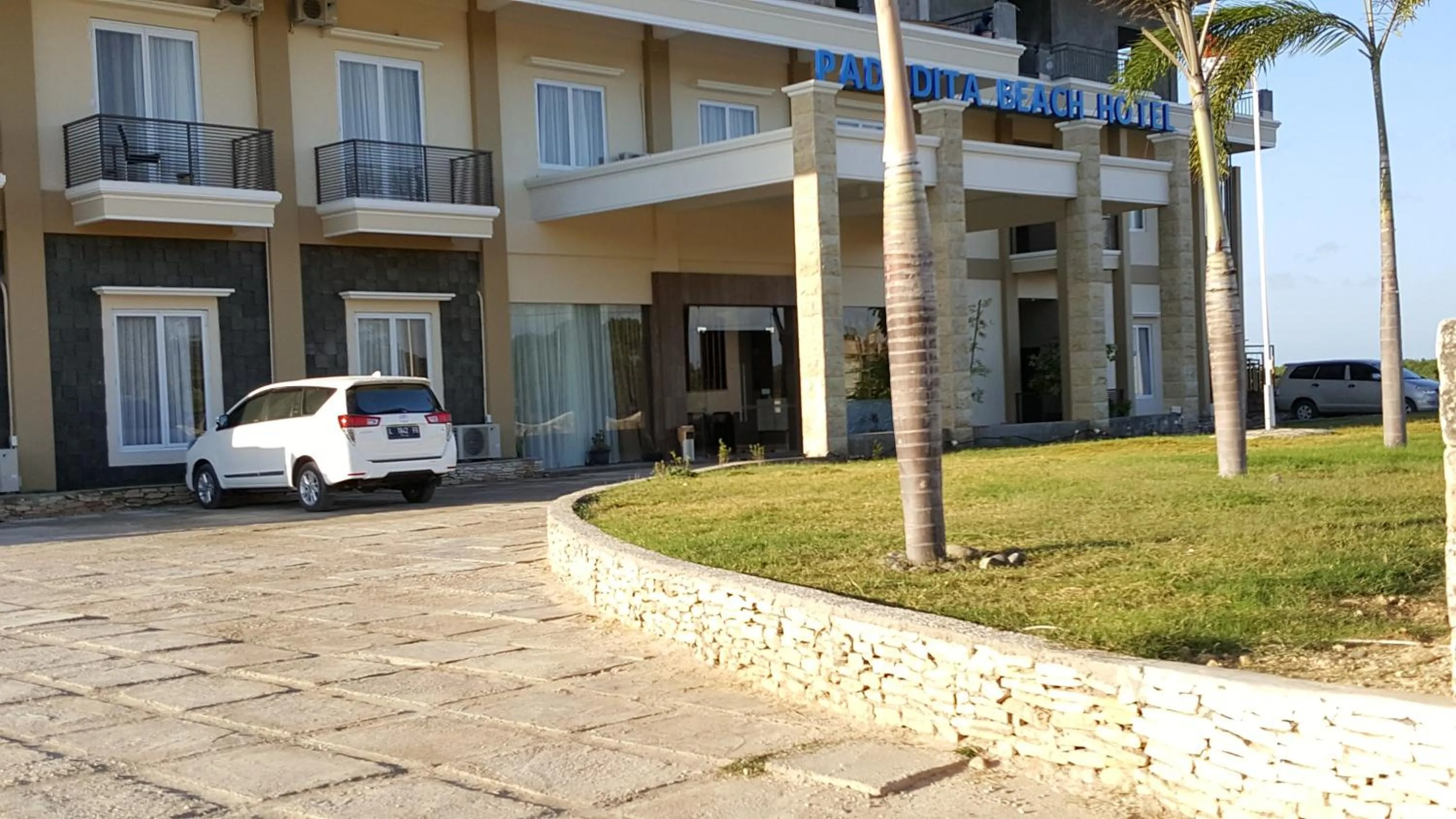 Property building in Padadita Beach Hotel