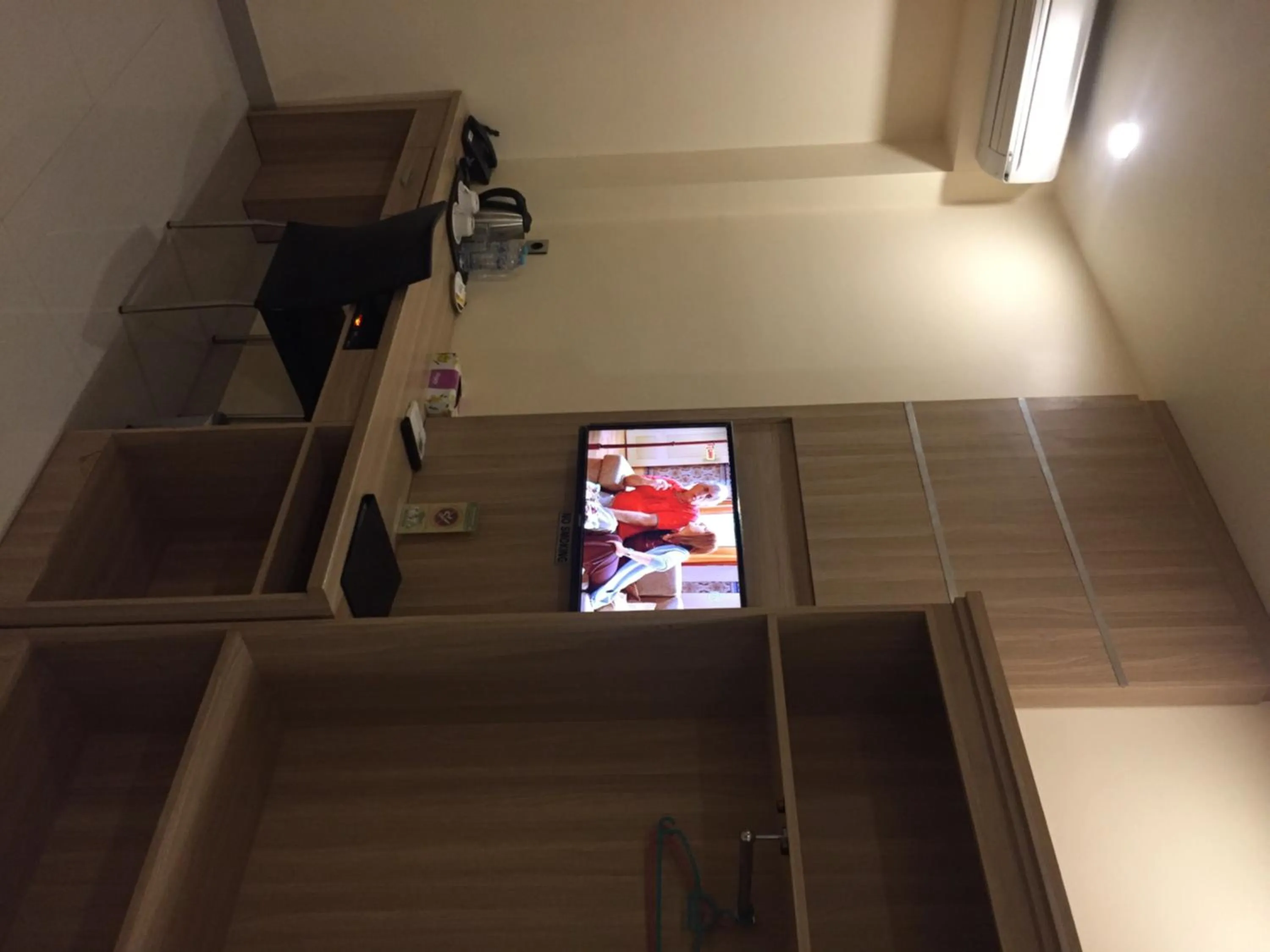 TV and multimedia in Padadita Beach Hotel