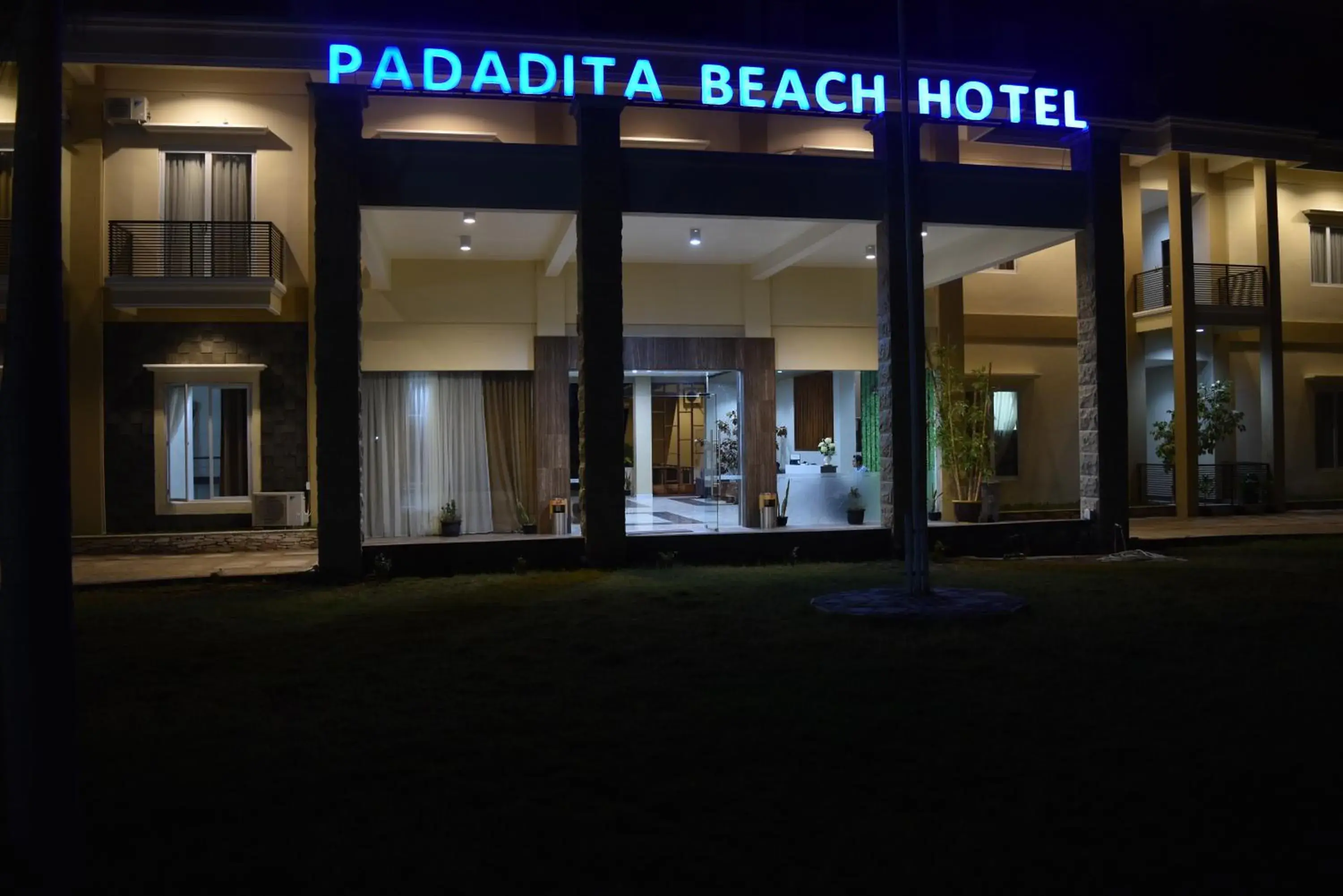Property building in Padadita Beach Hotel Property building in Padadita Beach Hotel