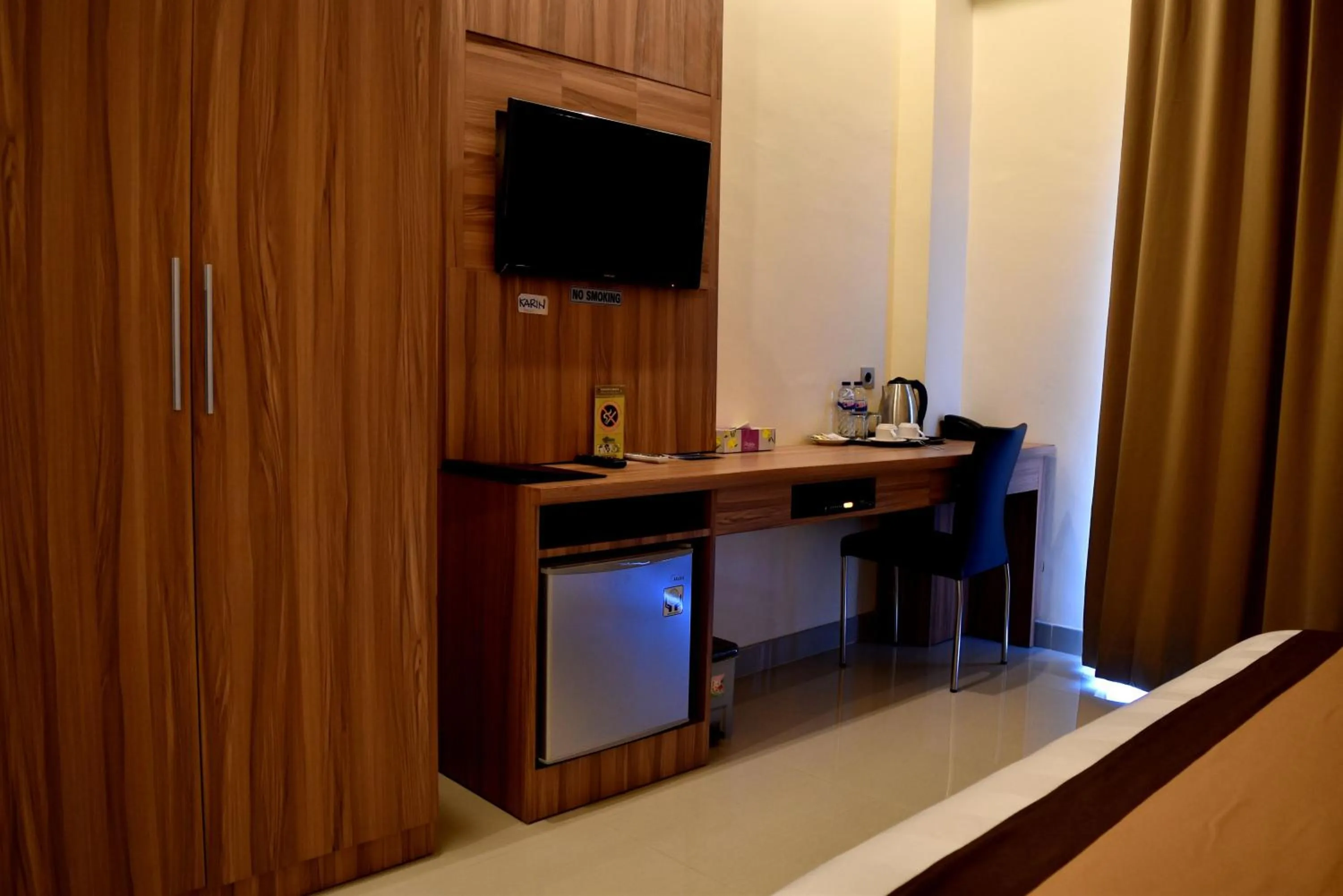 TV and multimedia in Padadita Beach Hotel