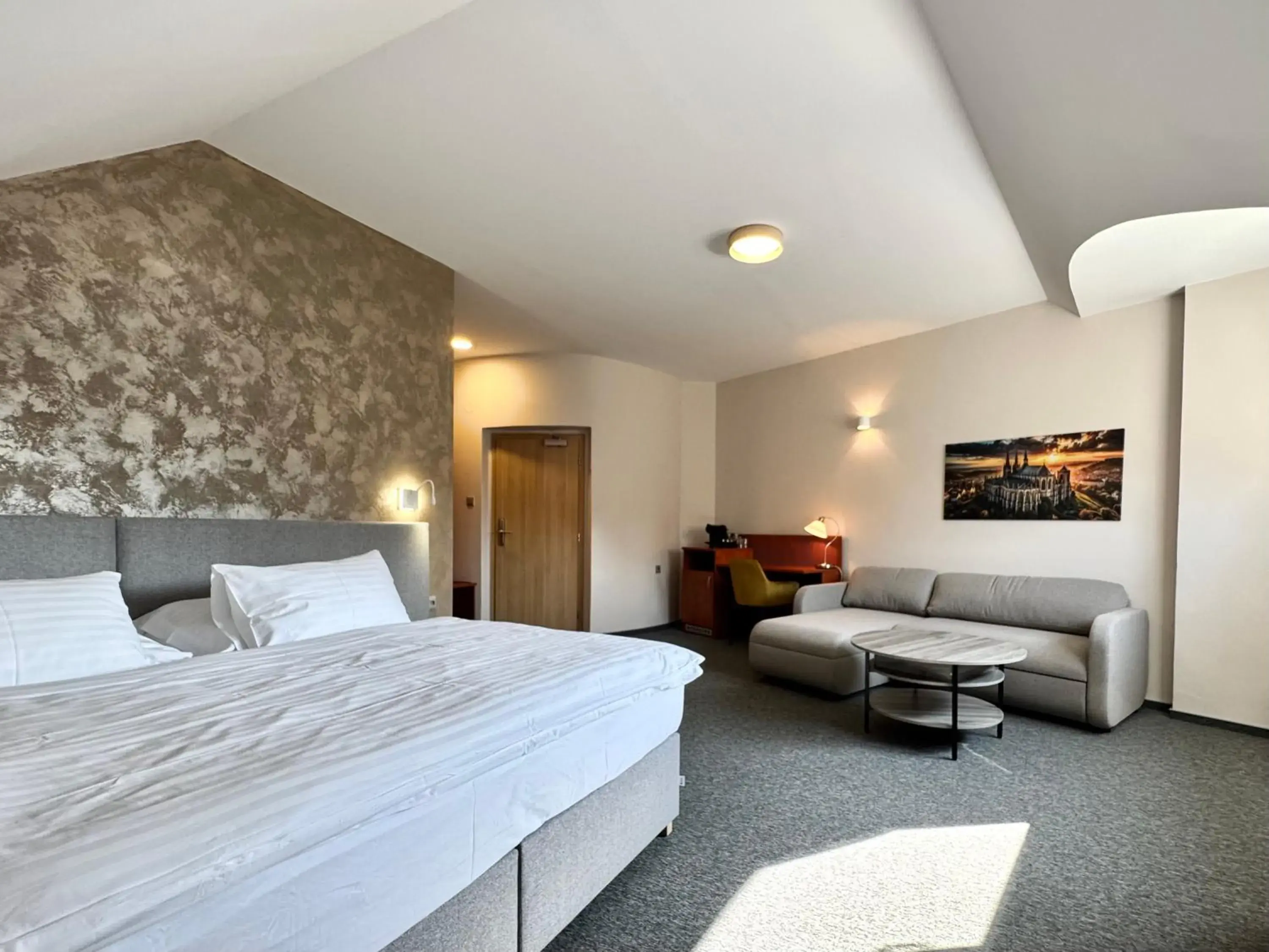 Double or Twin Room with Extra Bed - single occupancy in Hotel U Vlašského Dvora Double or Twin Room with Extra Bed - single occupancy in Hotel U Vlašského Dvora