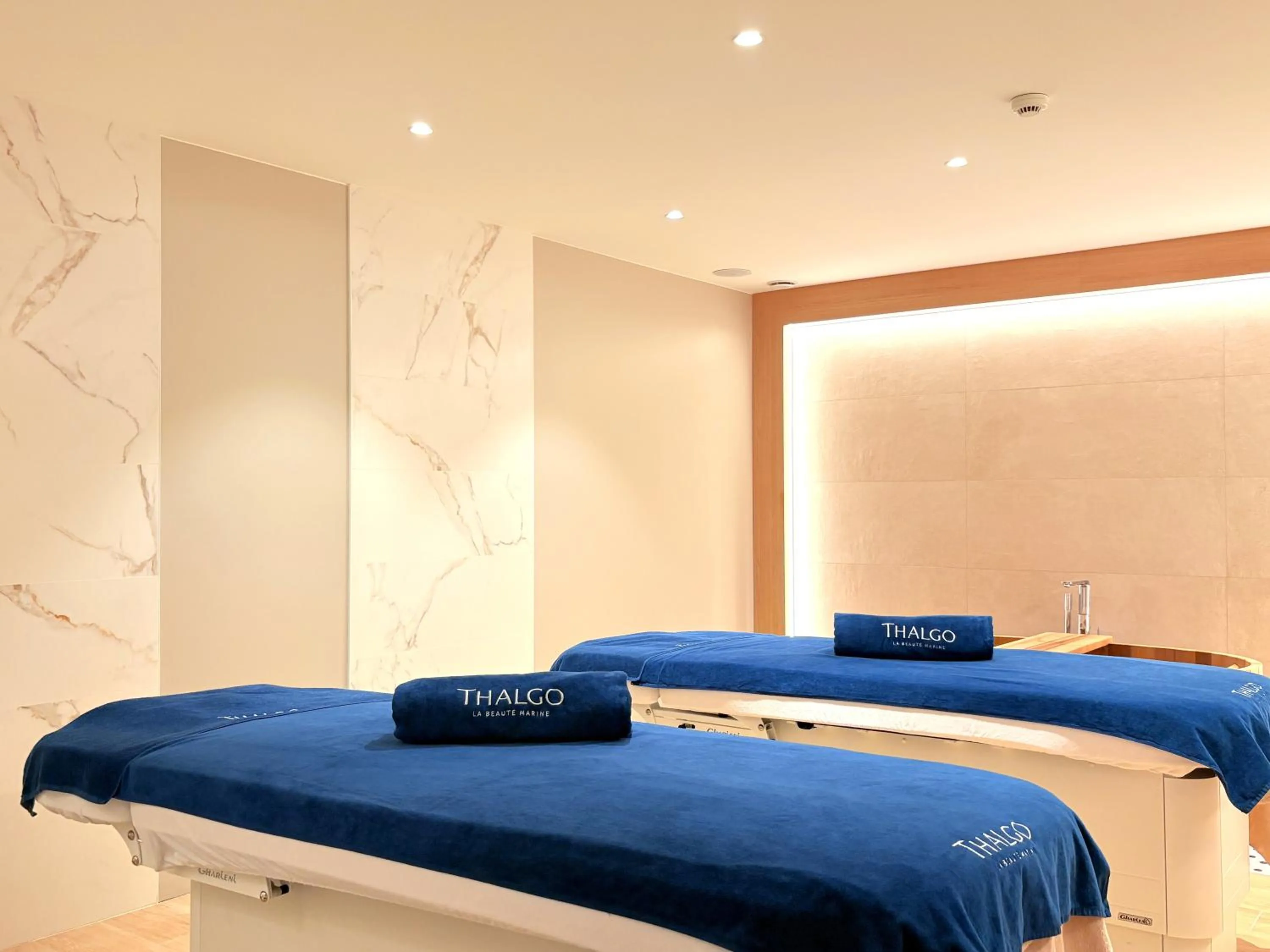 Massage, Bed in Brit Hotel Piscine & Spa - Fougères