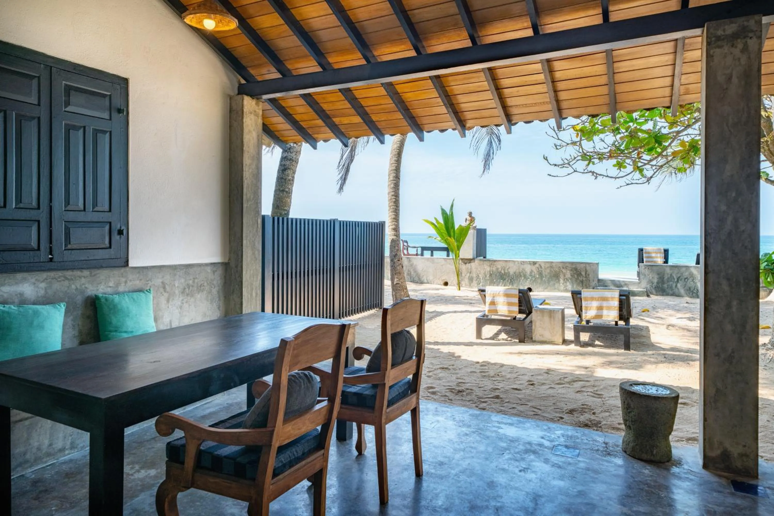 Red Parrot Beach Villa