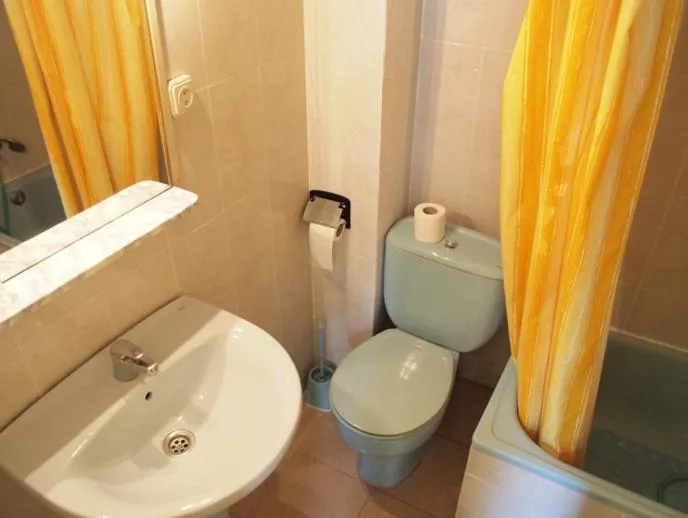 Bathroom in Hostal Delfos