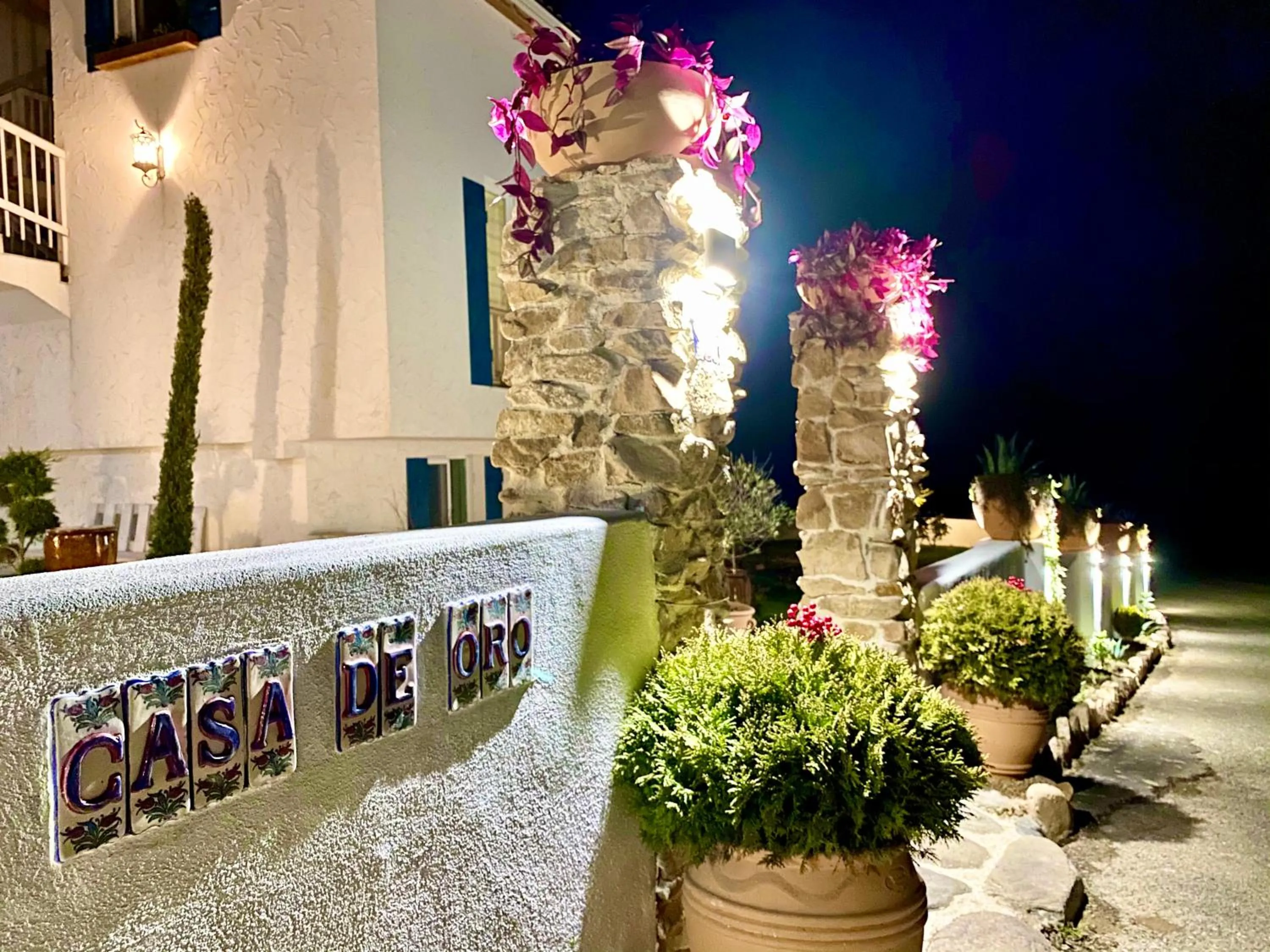 Facade/entrance in Casa de oro Alma