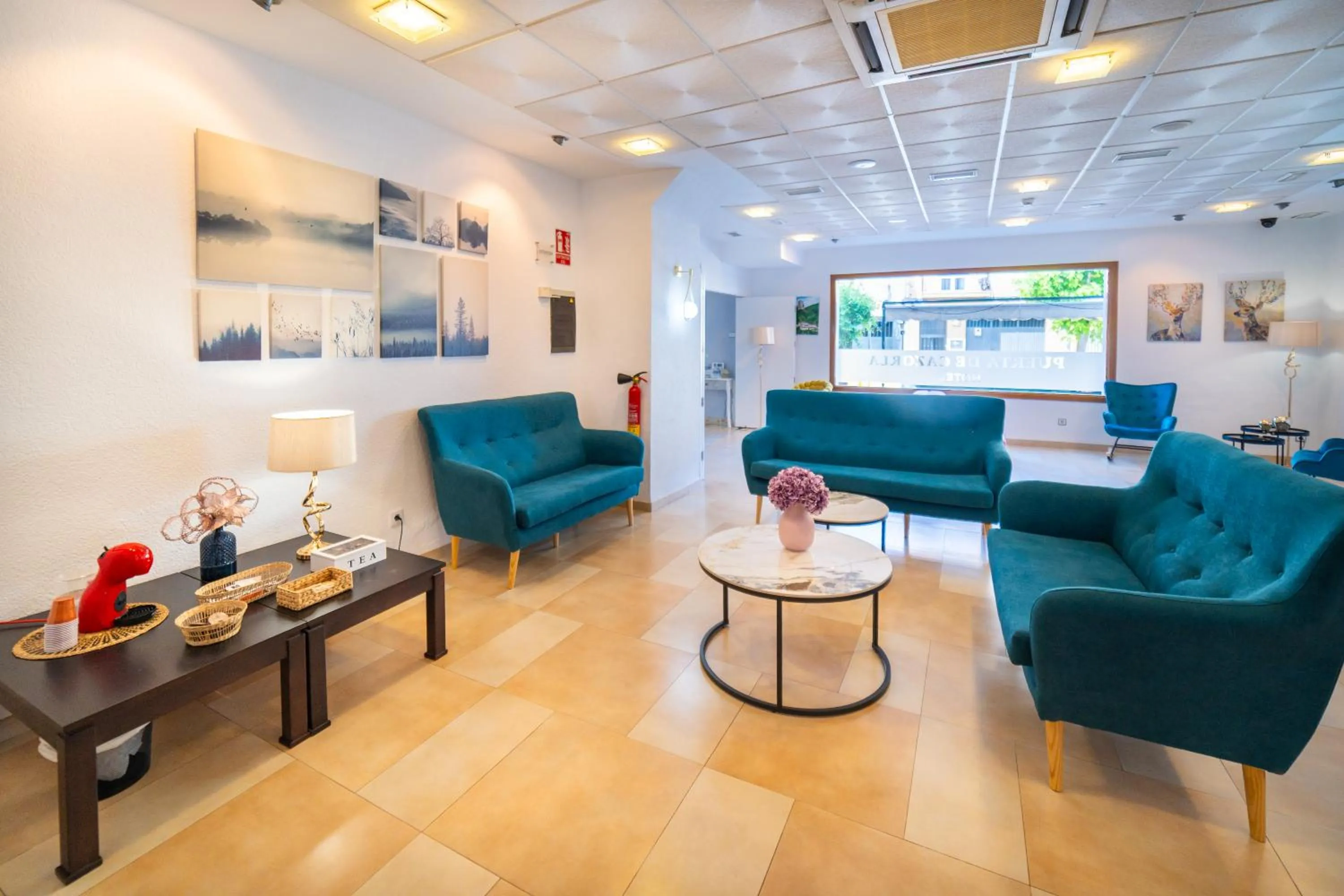 Communal lounge/ TV room in Hotel Puerta de Cazorla