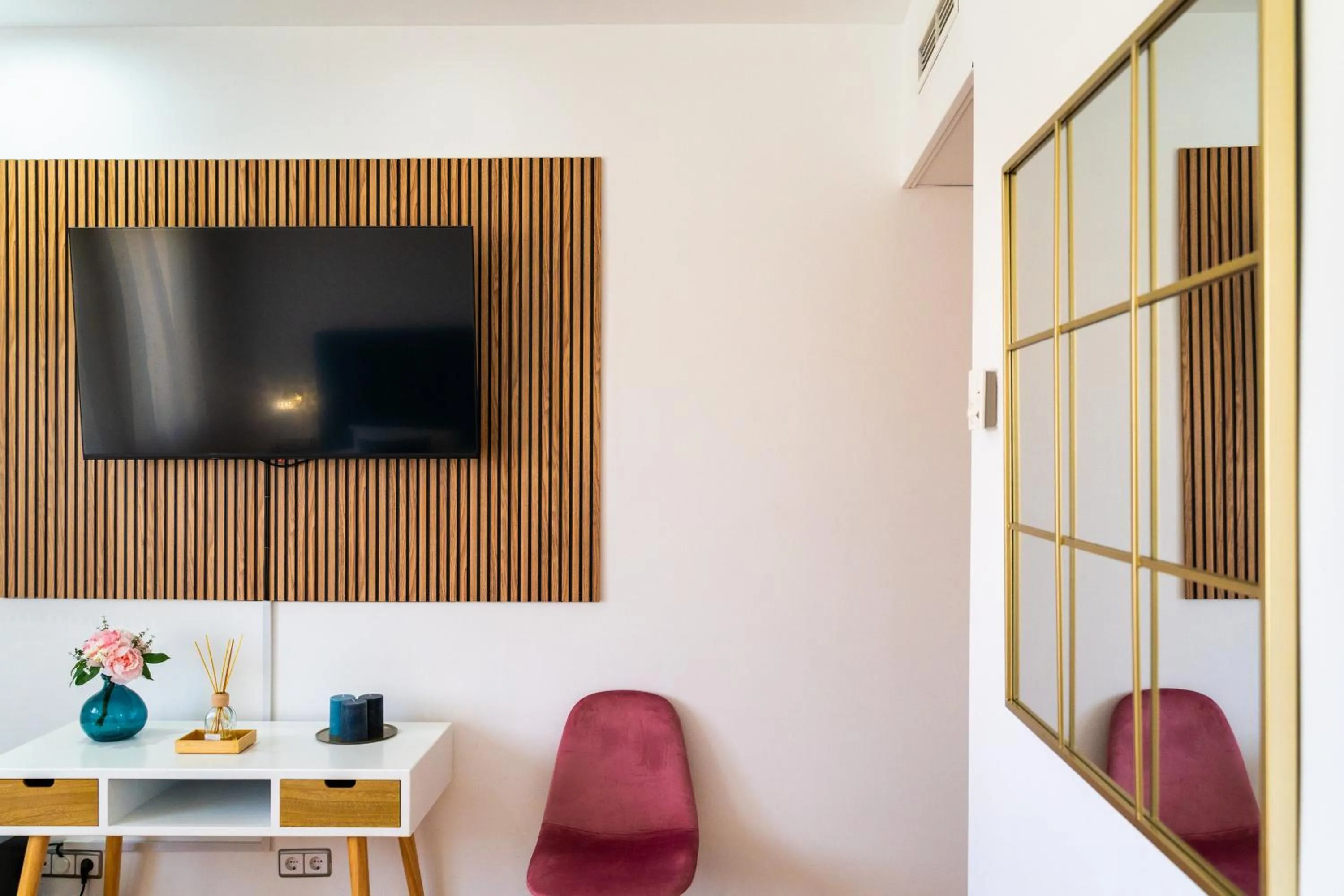 TV and multimedia in Hotel Puerta de Cazorla