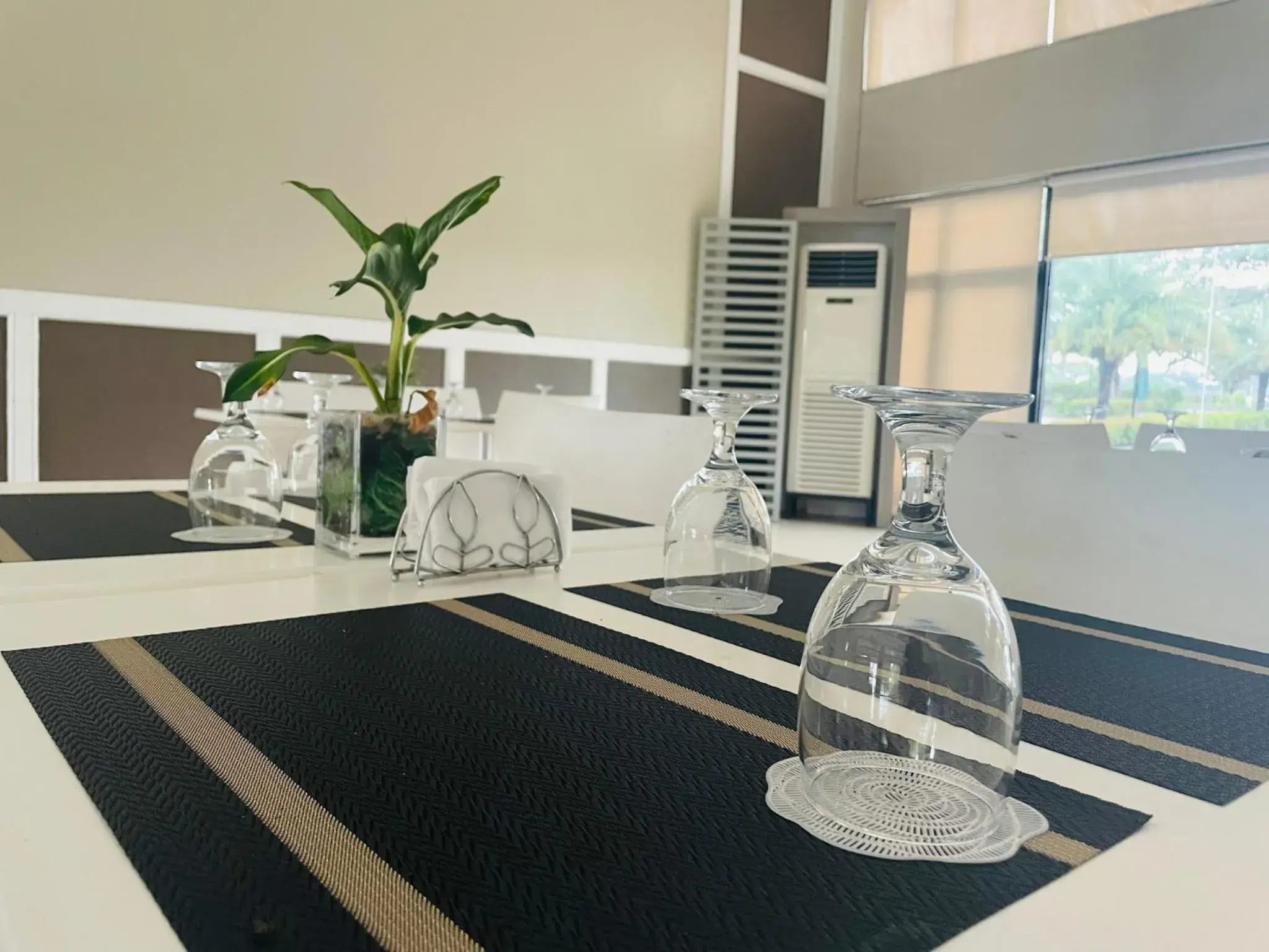 Restaurant/places to eat in Aquamira Hotel & Resort Restaurant/places to eat in Aquamira Hotel & Resort