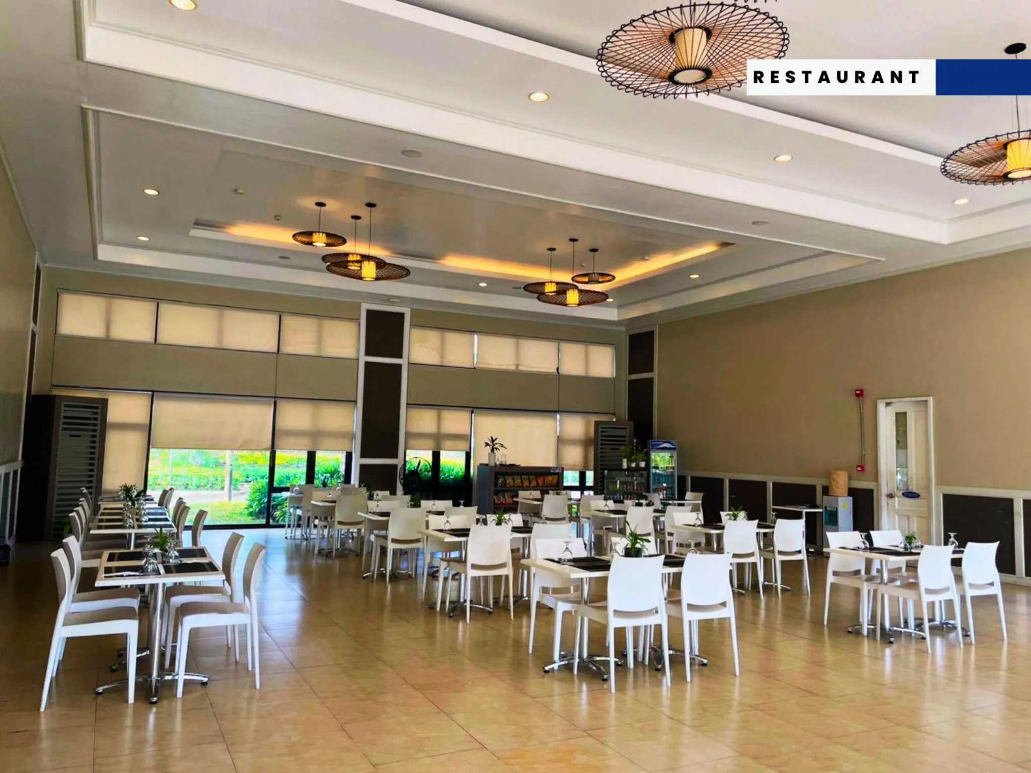 Restaurant/places to eat in Aquamira Hotel & Resort