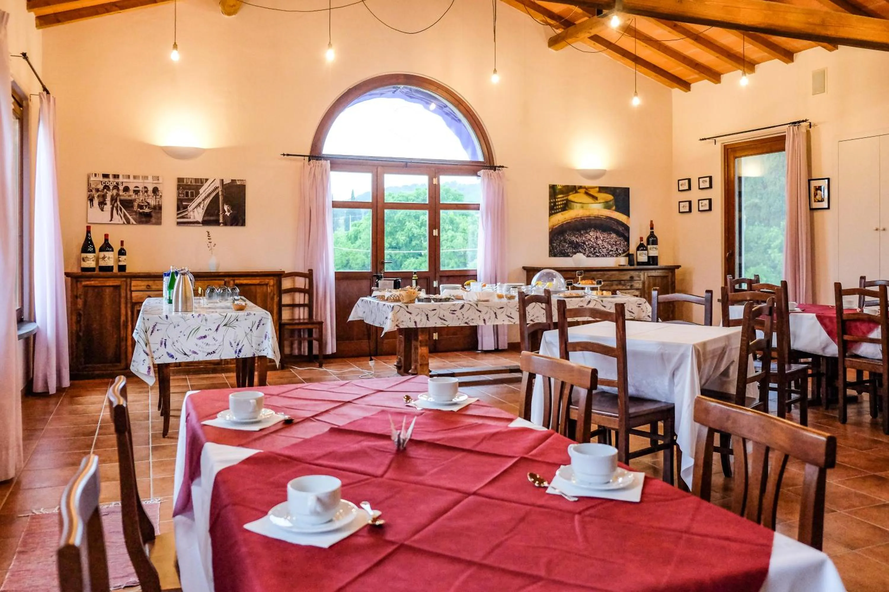 Restaurant/places to eat in Agriturismo biologico Bulichella