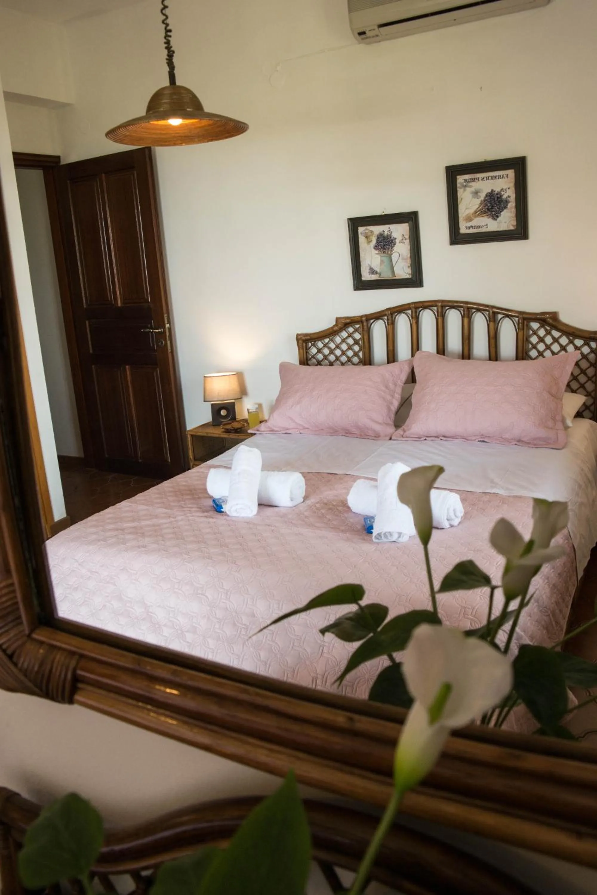 Bed in Alexandra Villa Stalos