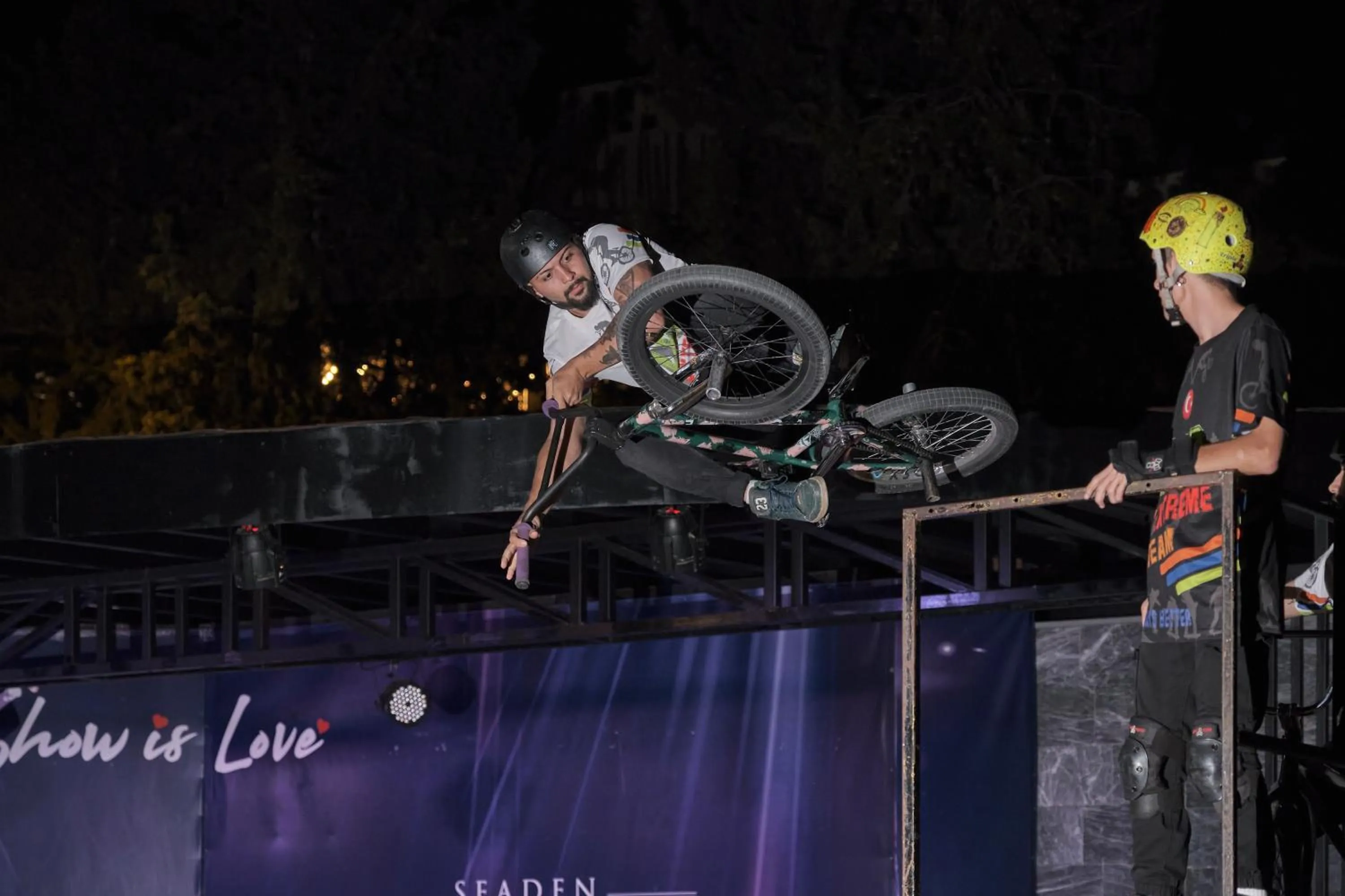 Evening entertainment in Seaden Valentine Resort & Spa