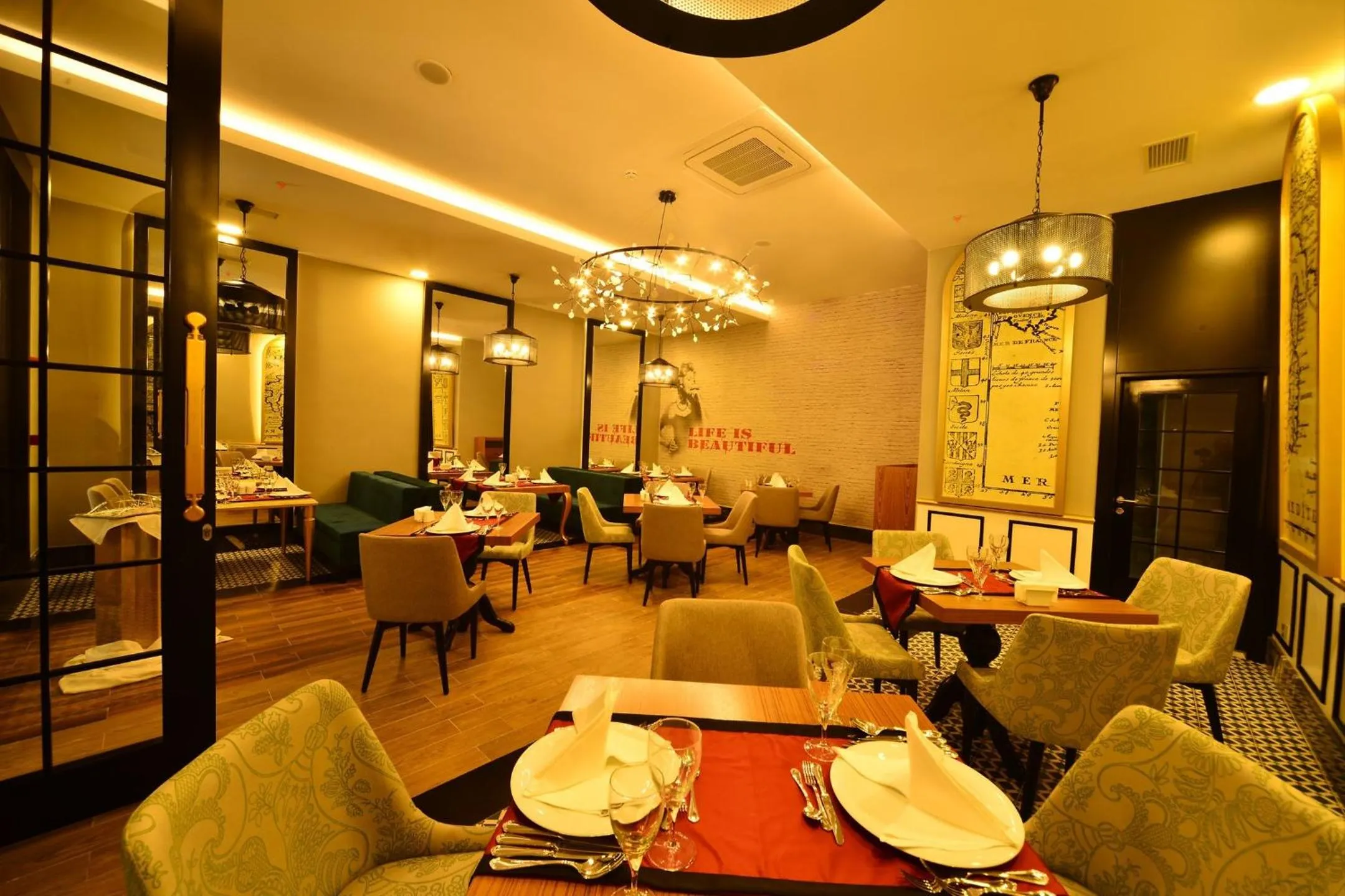 Restaurant/places to eat in Seaden Valentine Resort & Spa