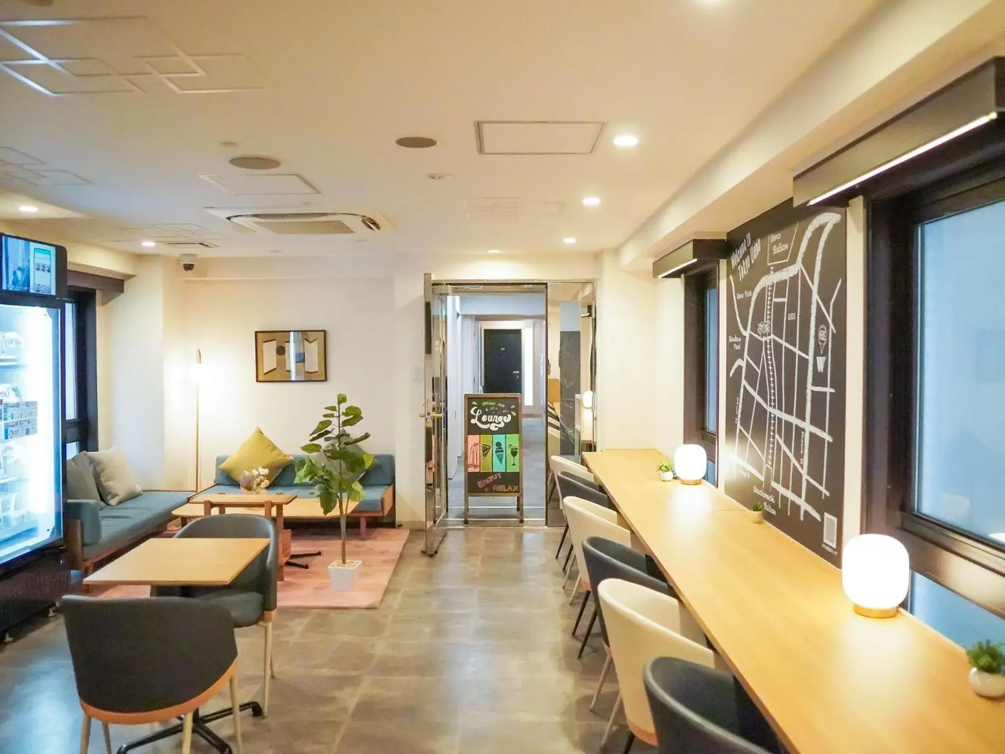 Lounge or bar in Hotel Wing International Select Ueno Okachimachi Lounge or bar in Hotel Wing International Select Ueno Okachimachi