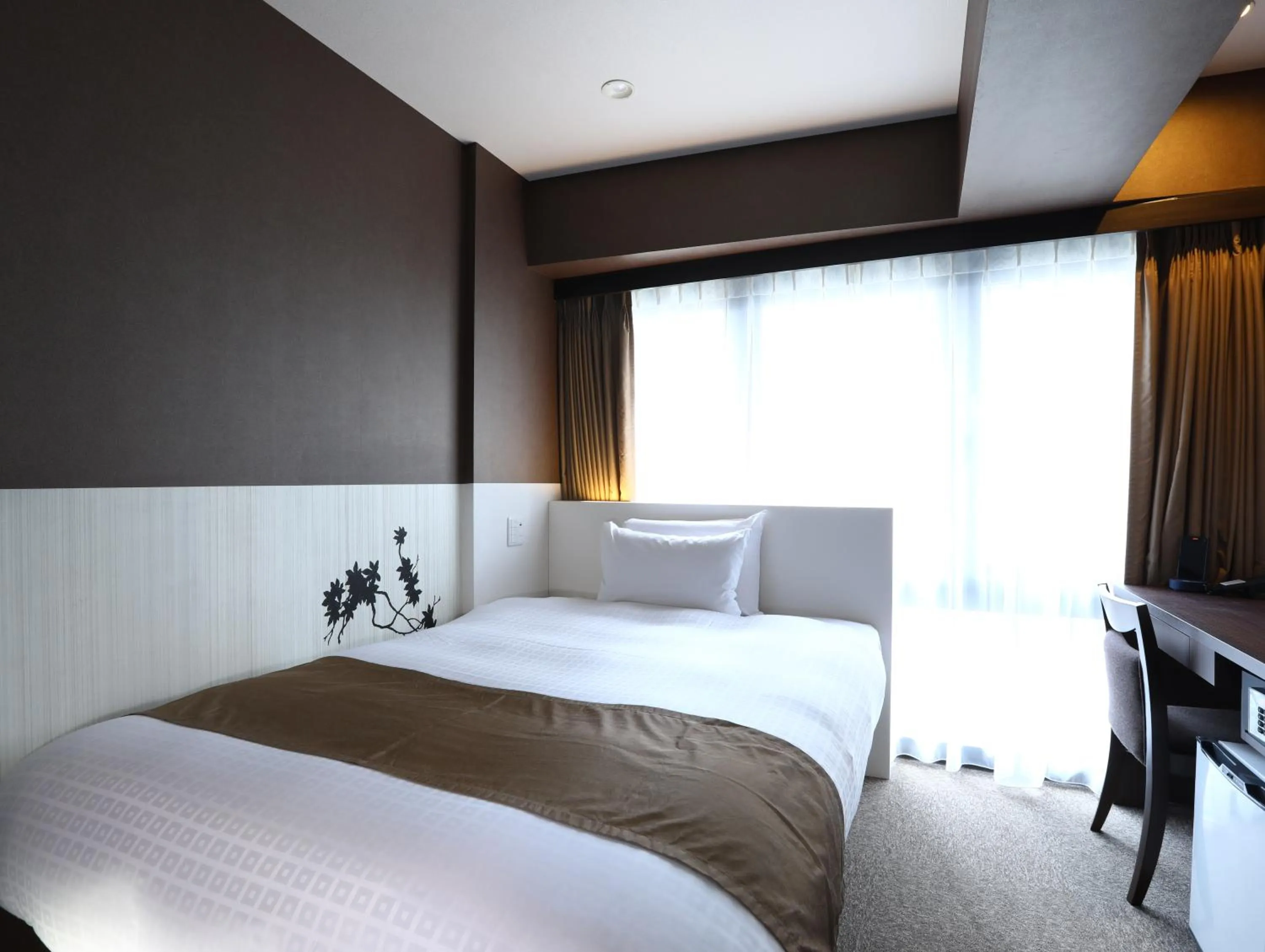 Photo of the whole room, Bed in Hotel Wing International Select Ueno Okachimachi